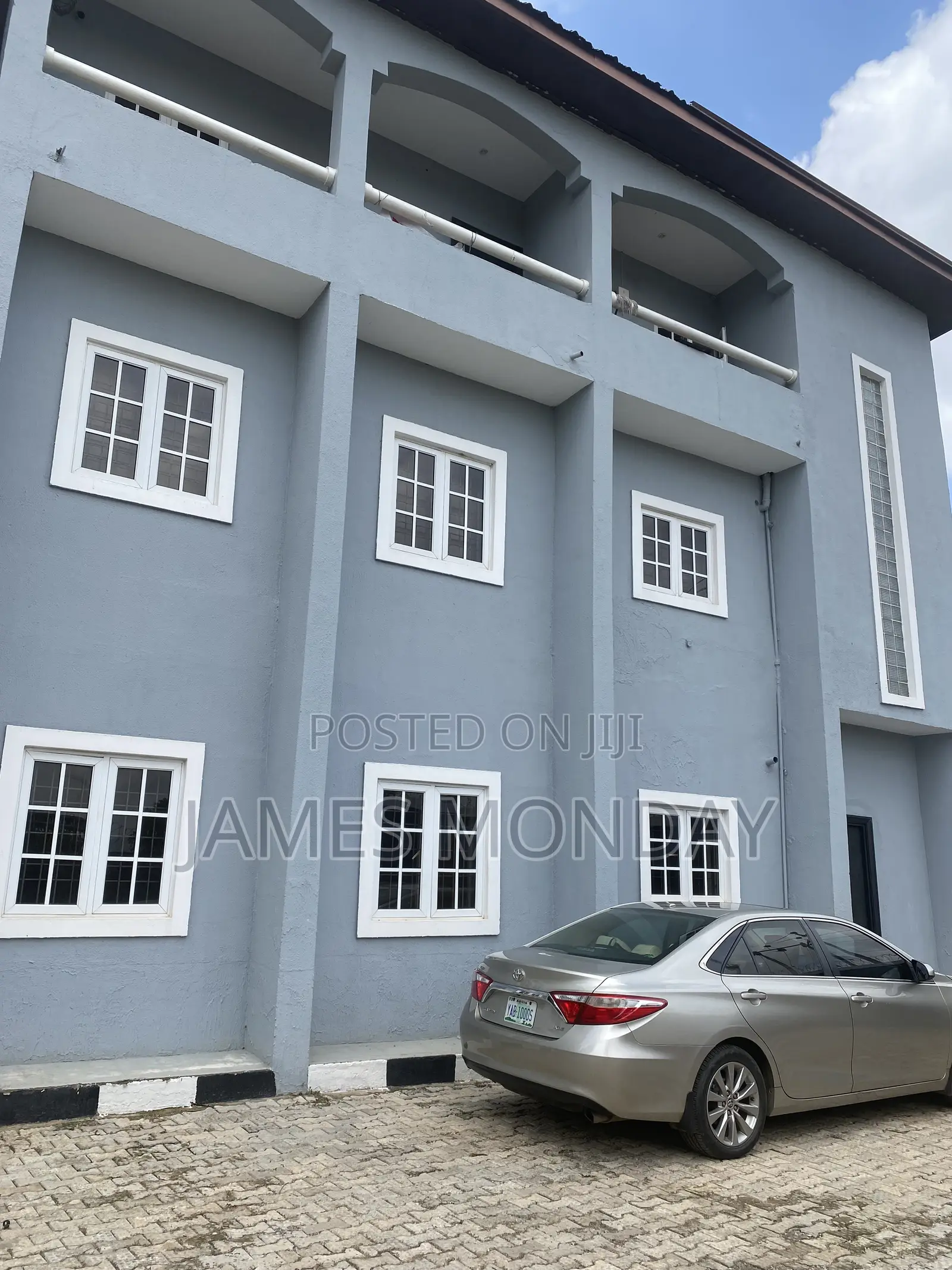 3bdrm Block of Flats in Private Residence, Area 1 for rent