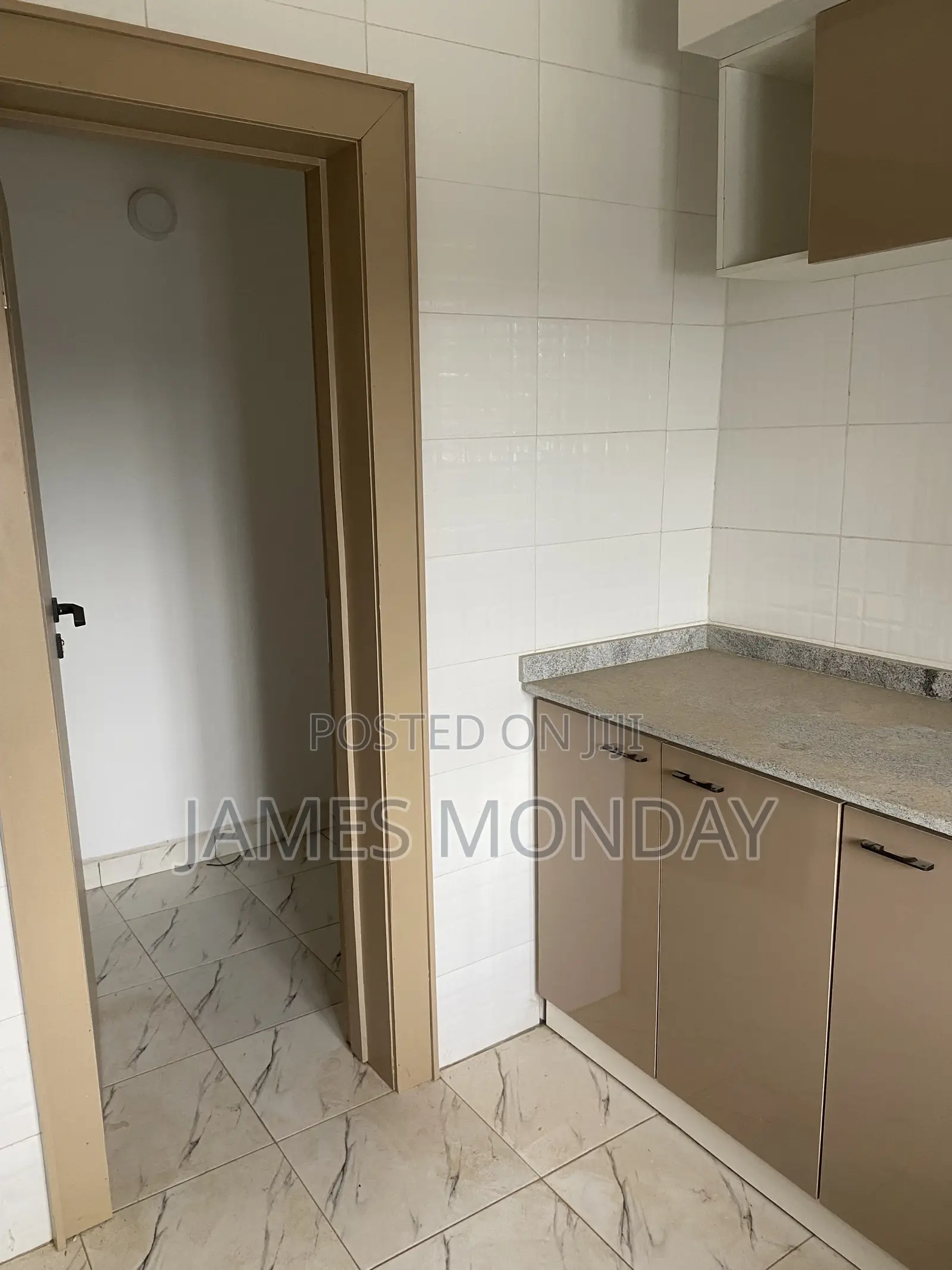 3bdrm Block of Flats in Private Residence, Area 1 for rent