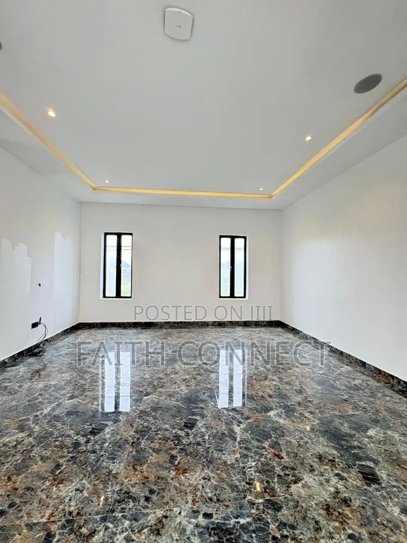 5bdrm Duplex in VGC / Ajah for sale