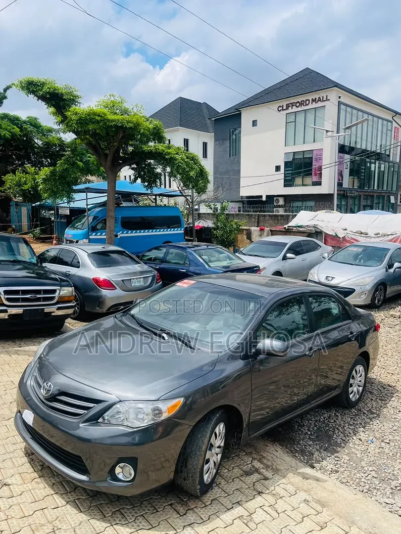 Toyota Corolla 2013 Gray