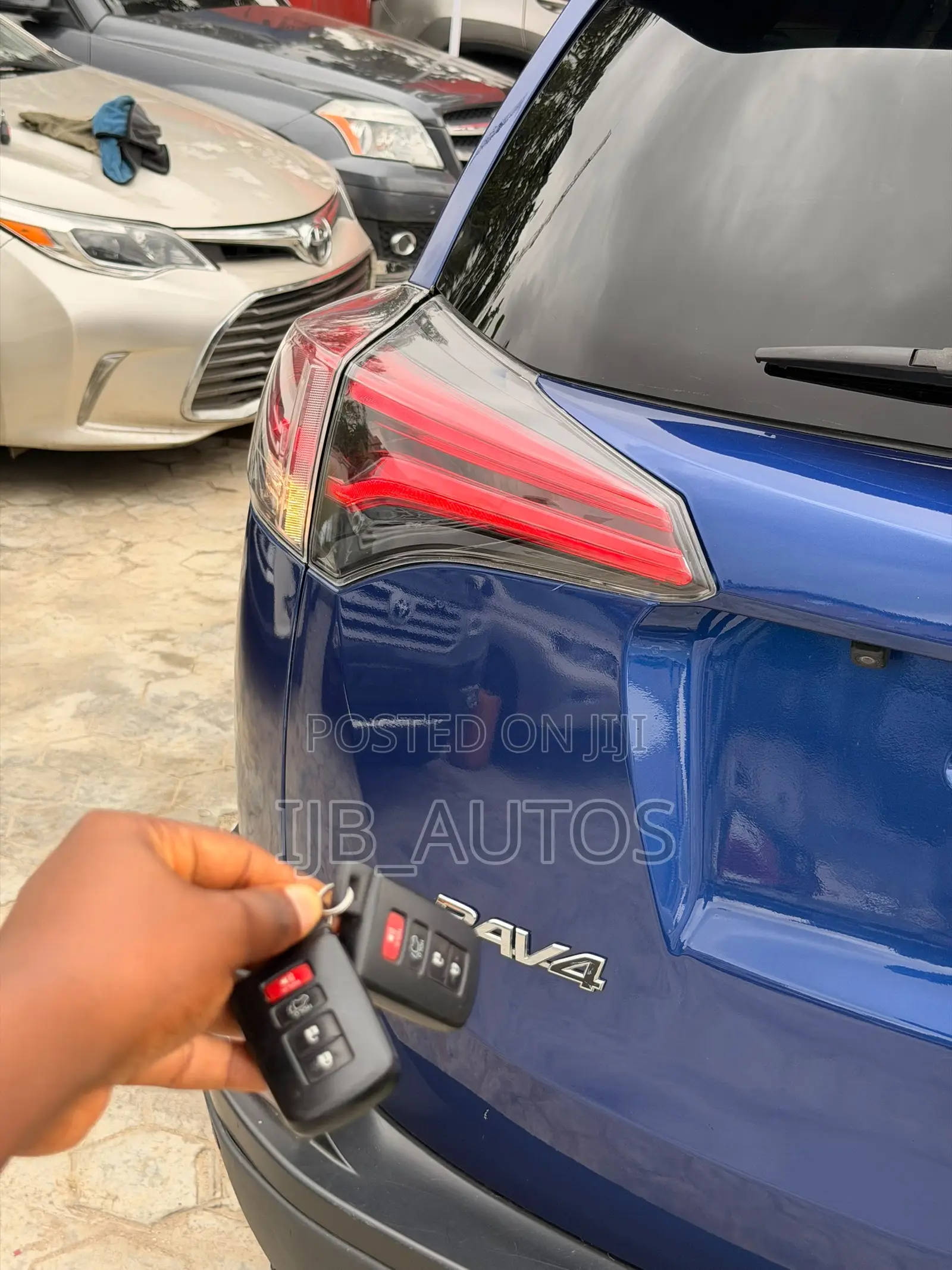 Toyota RAV4 Limited 4dr SUV (2.5L 4cyl 6A) 2014 Blue