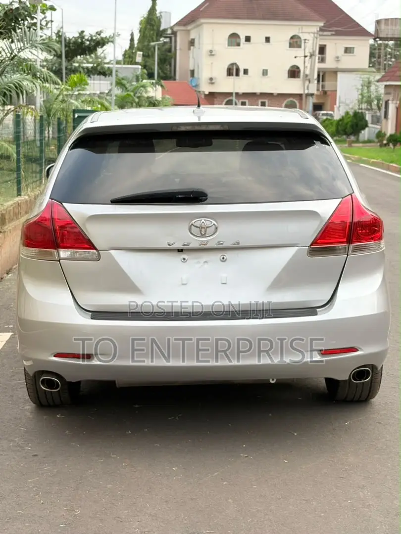 Toyota Venza 2010 Silver