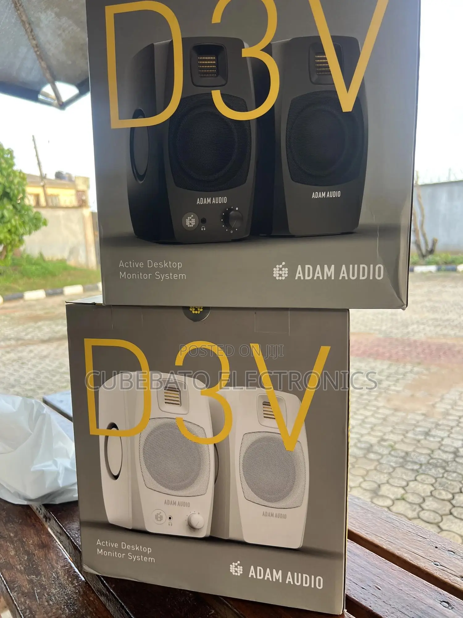 Adam Audio D3v Portable Studio Monitor for Movement