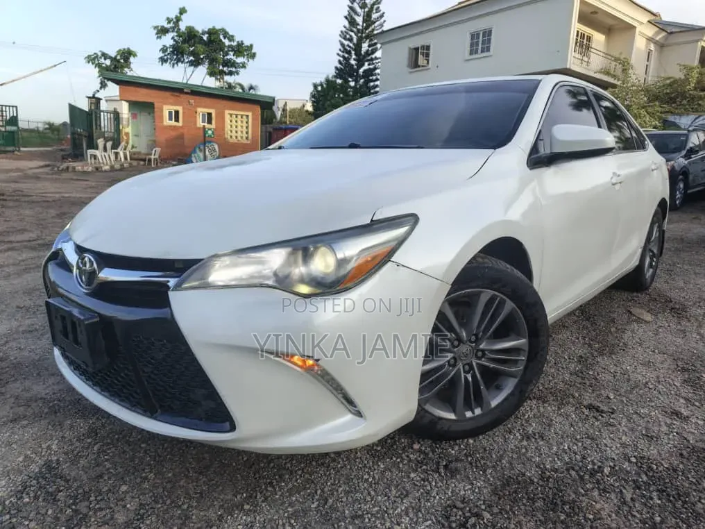 Toyota Camry 2016 White