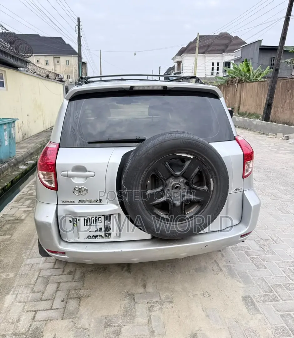 Toyota RAV4 2008 Silver
