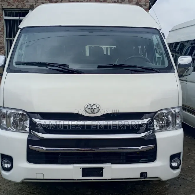 Toyota HiAce 2014 White