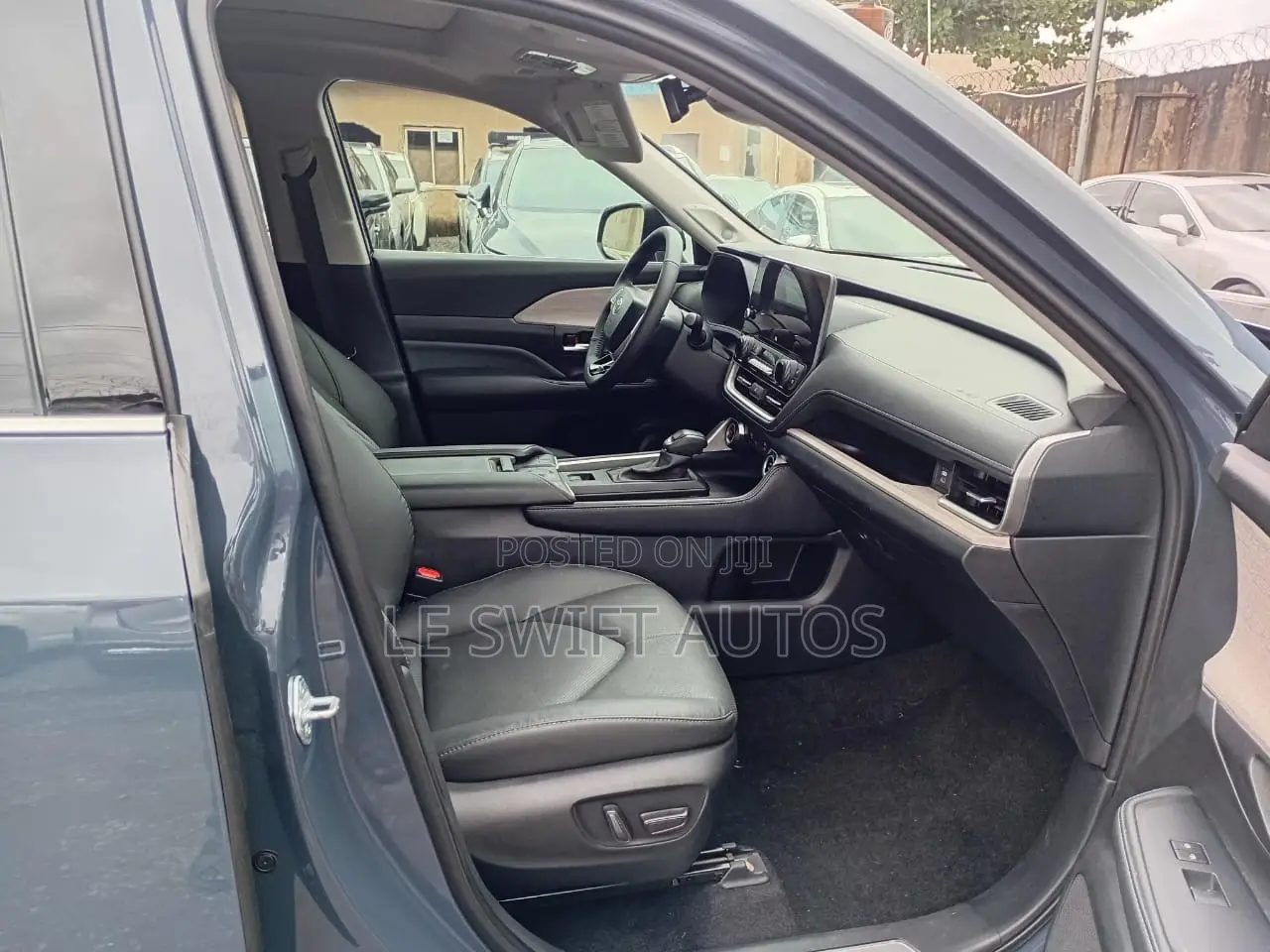 Toyota Highlander 2024 Gray