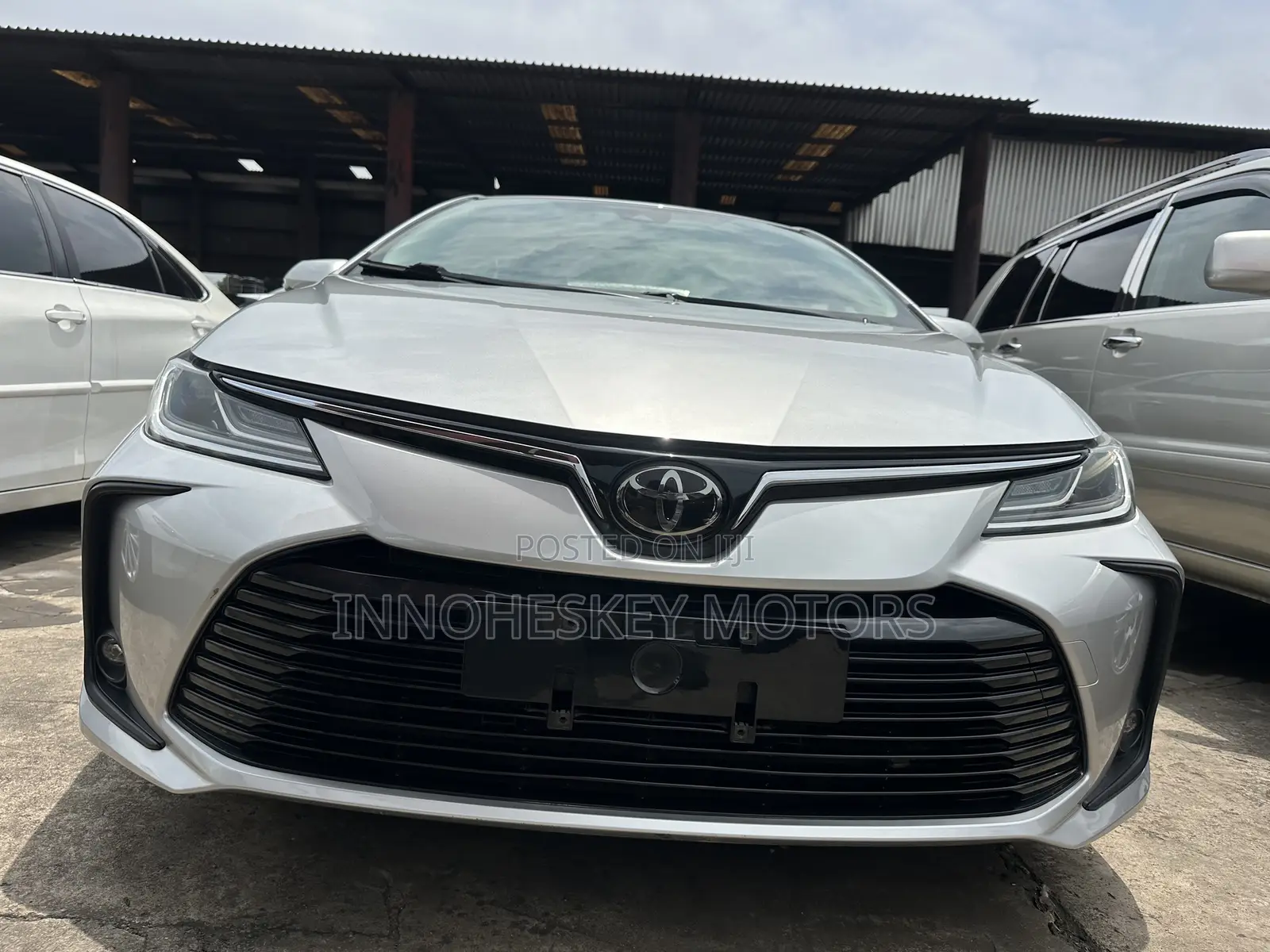 Toyota Corolla LE 2022 Silver