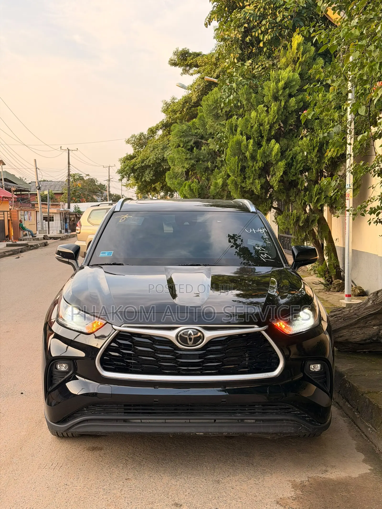 Toyota Highlander XLE 2021 Gray