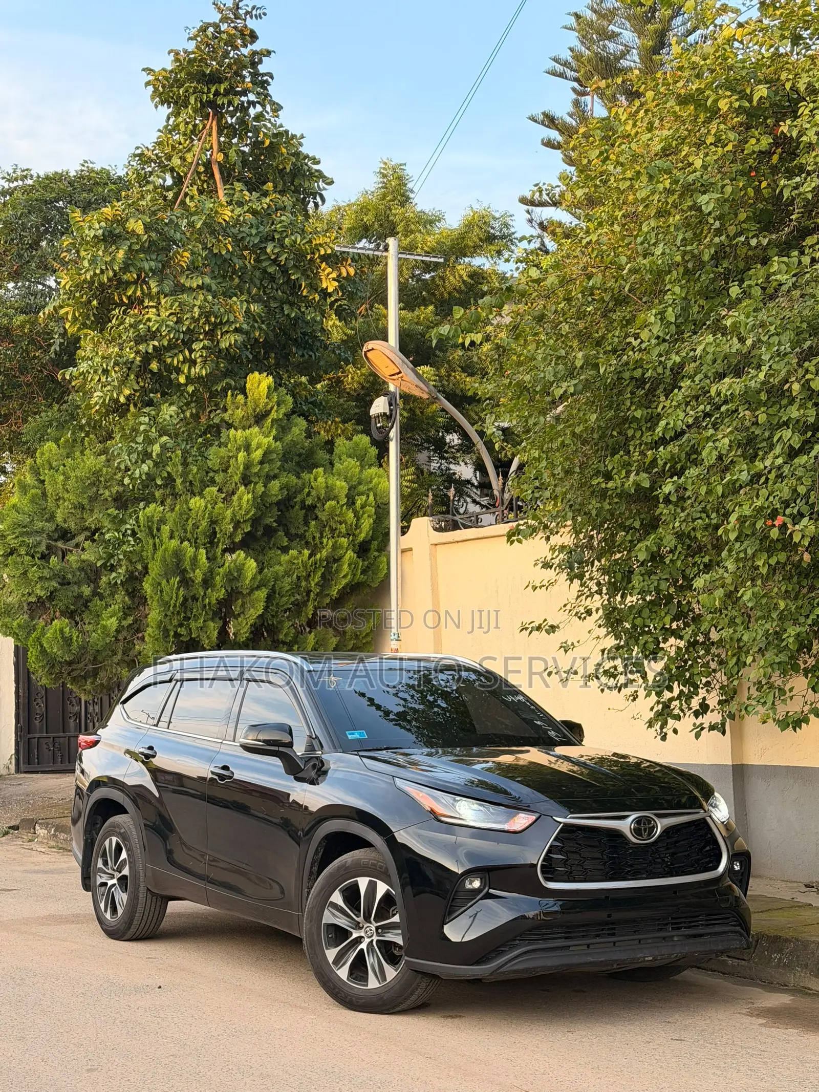 Toyota Highlander XLE 2021 Gray