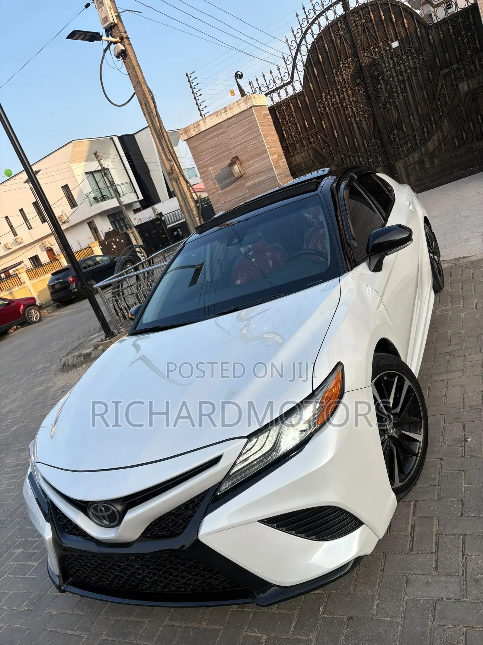 Toyota Camry XSE (2.5L 4cyl 8A) 2019 White
