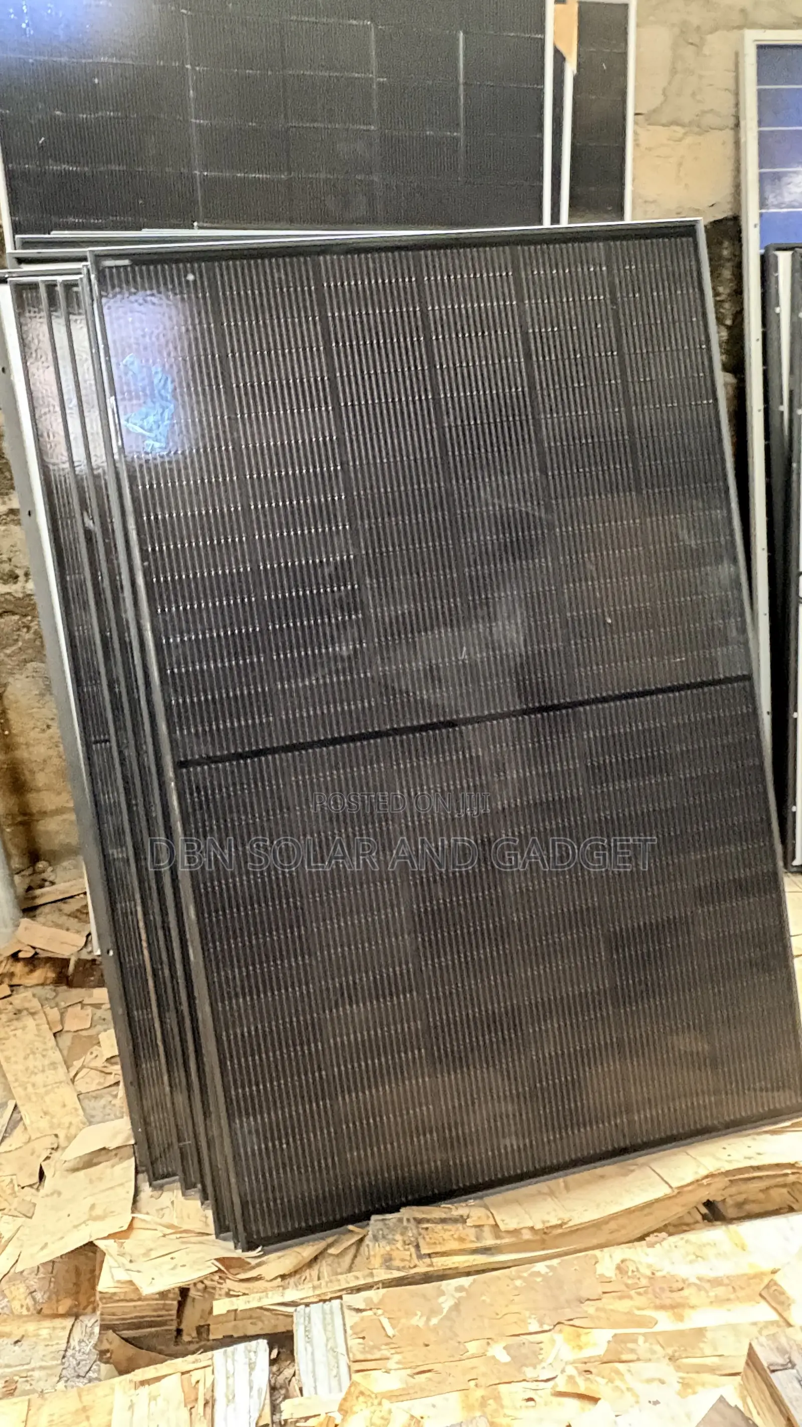 Original 550w Jinko Mono Solar Panel Halfcut 192cell