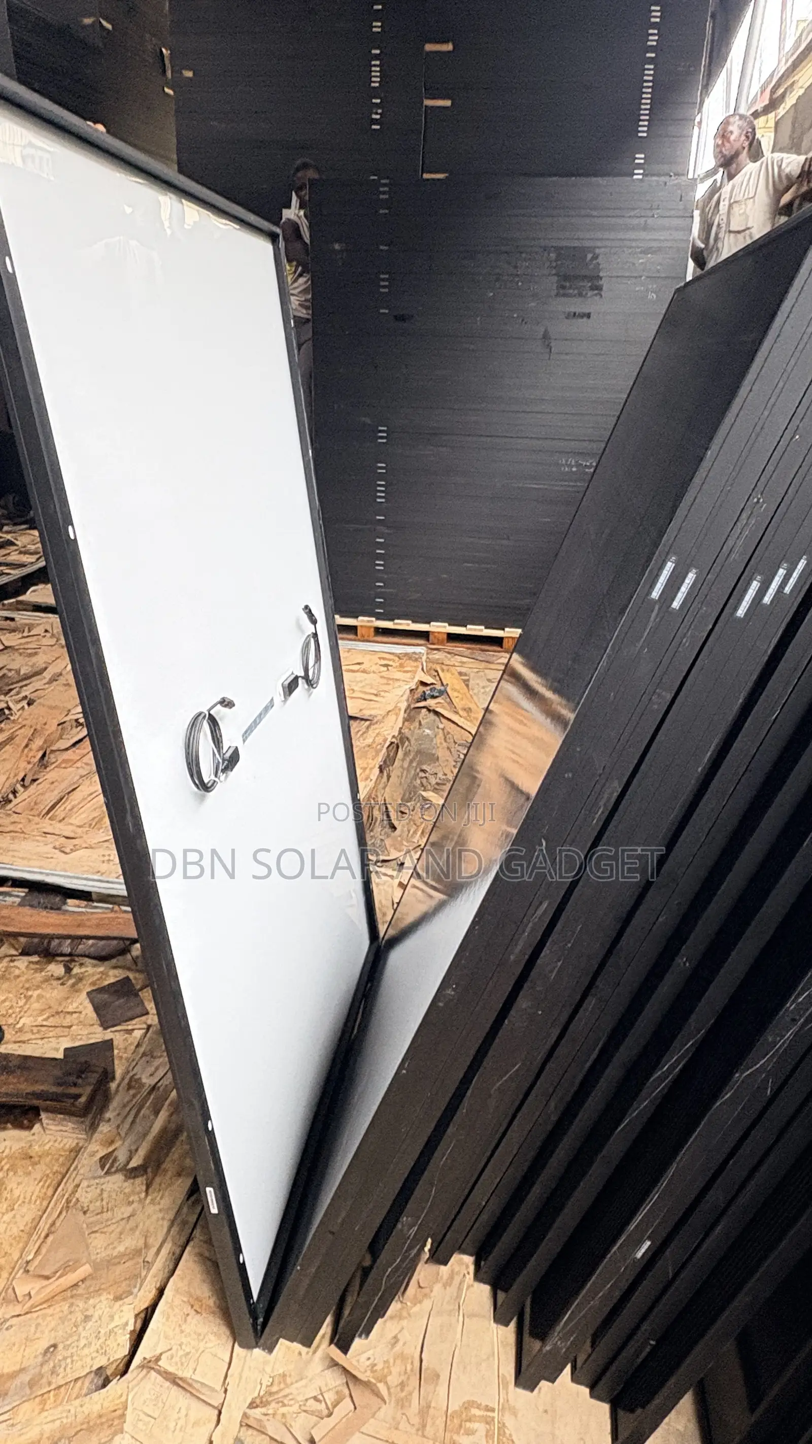 Original 550w Jinko Mono Solar Panel Halfcut 192cell