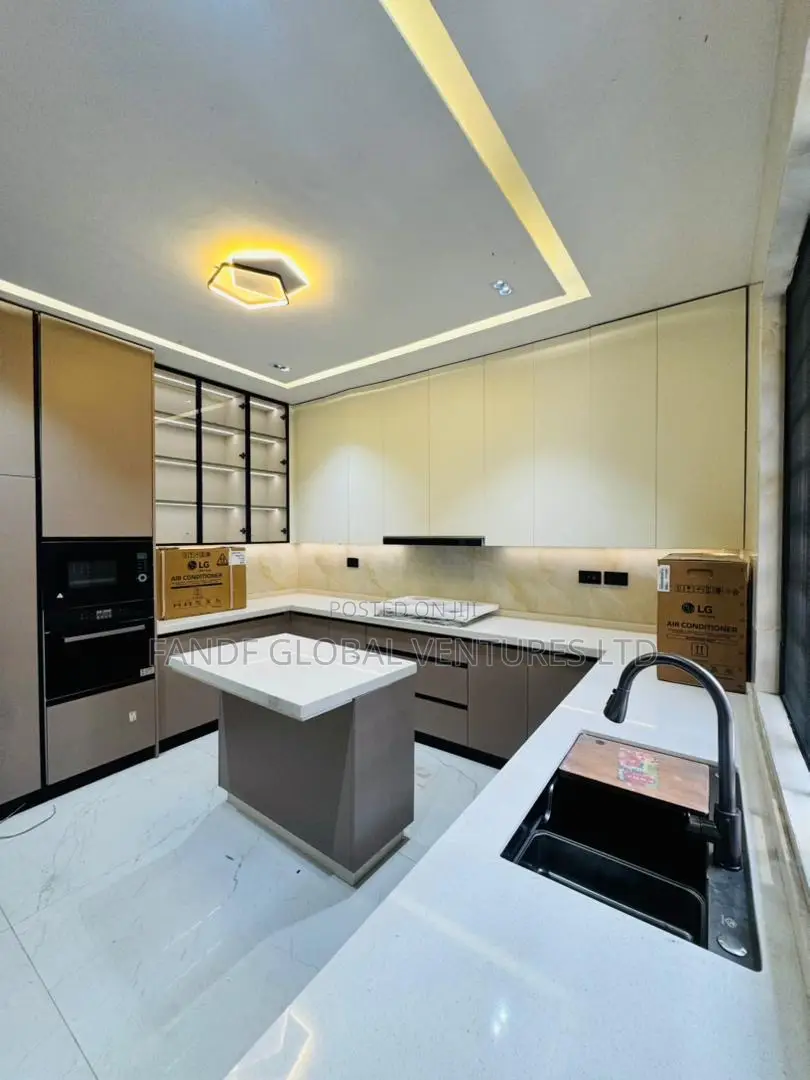 4bdrm Duplex in Opebi for sale