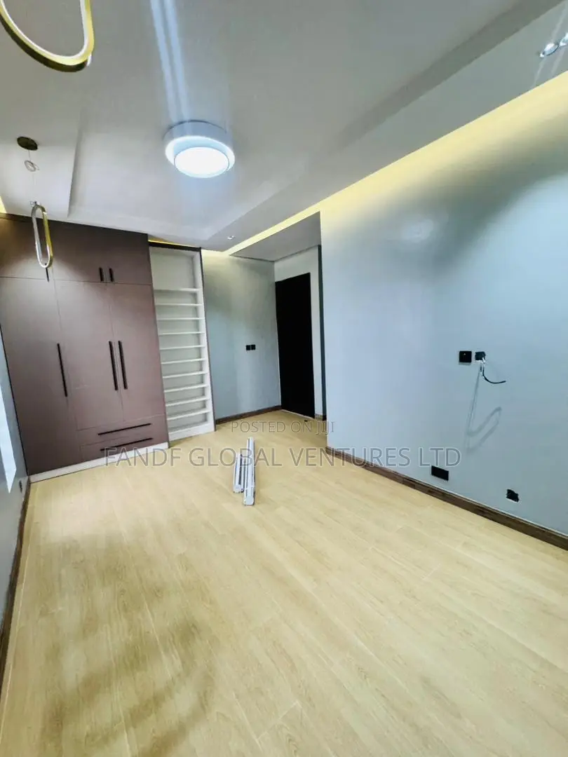 4bdrm Duplex in Opebi for sale