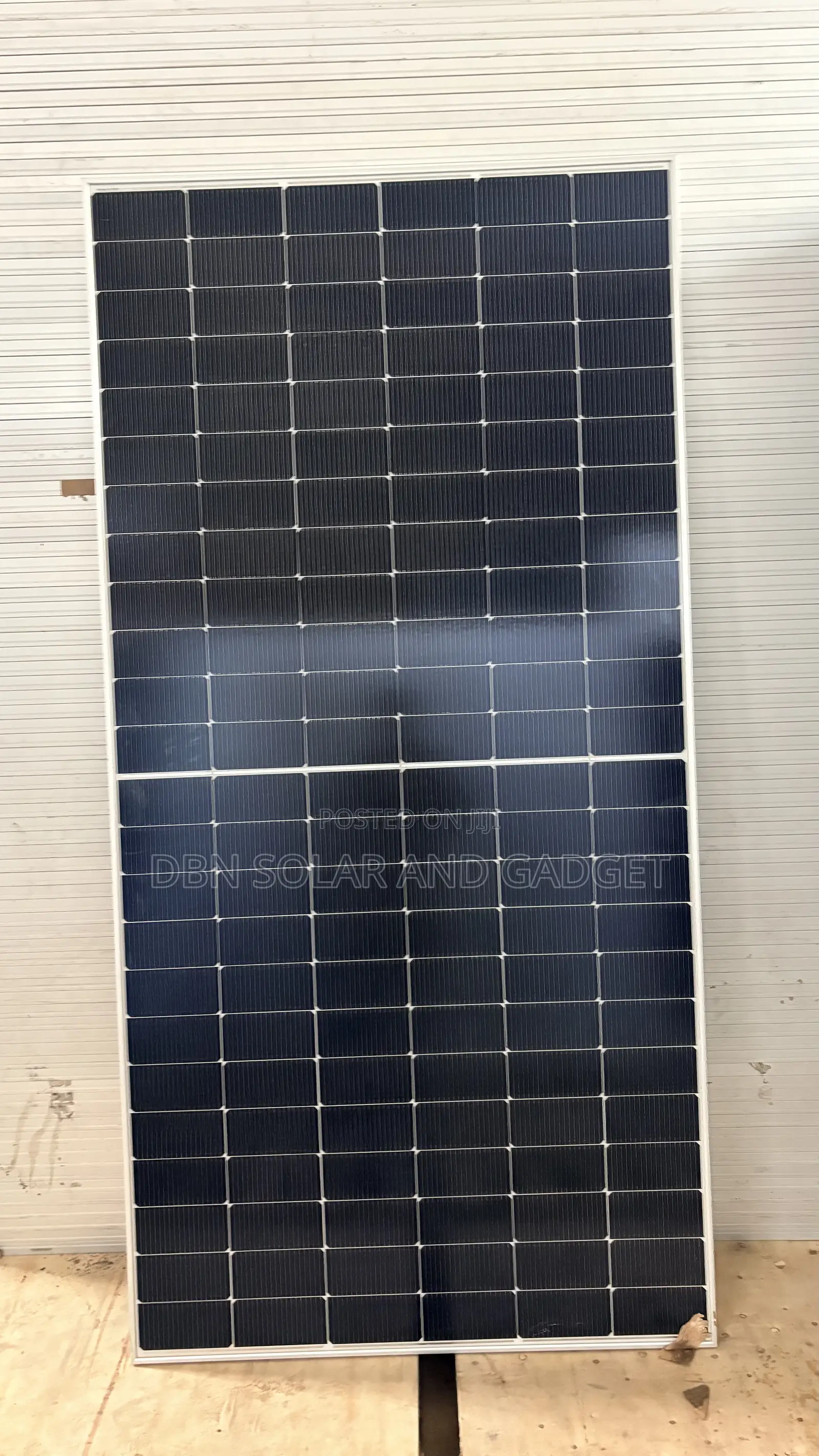 Original 675w Jinko Byfacial Solar Panel Halfcut 144cell in Stock