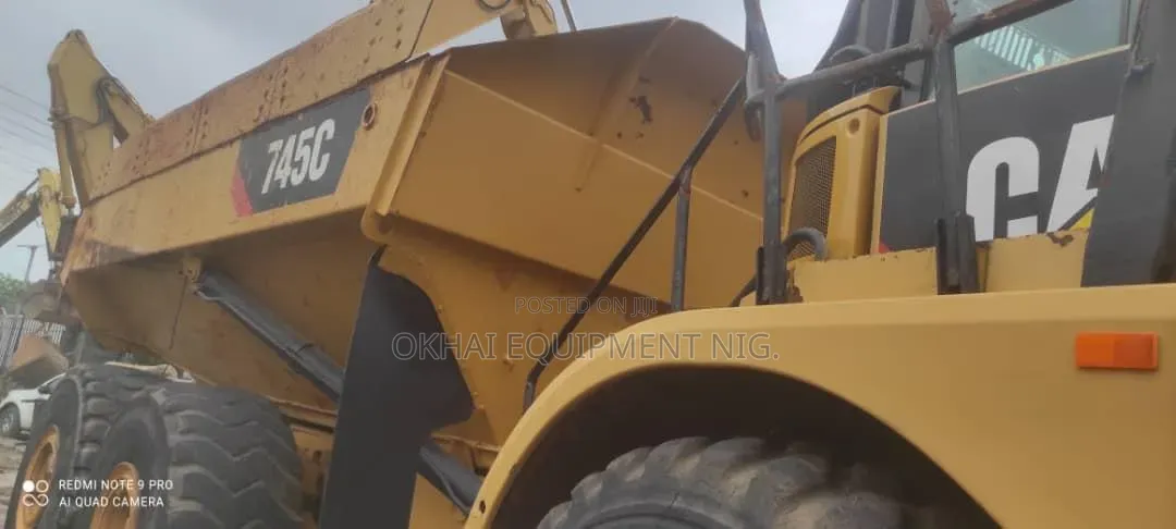 Cat Articulated Dumper 740