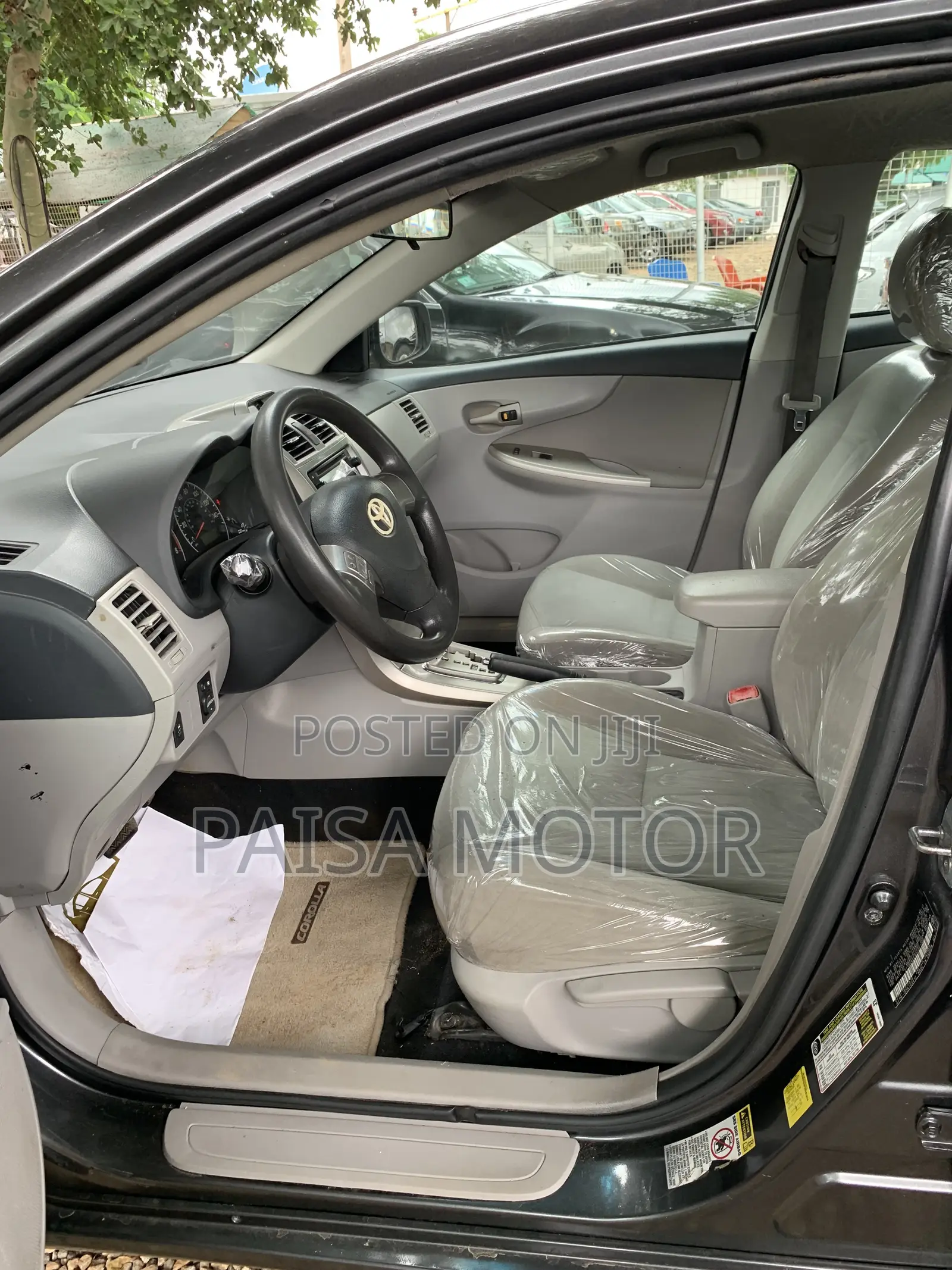 Toyota Corolla LE 4dr Sedan (1.8L 4cyl 4A) 2013 Gray