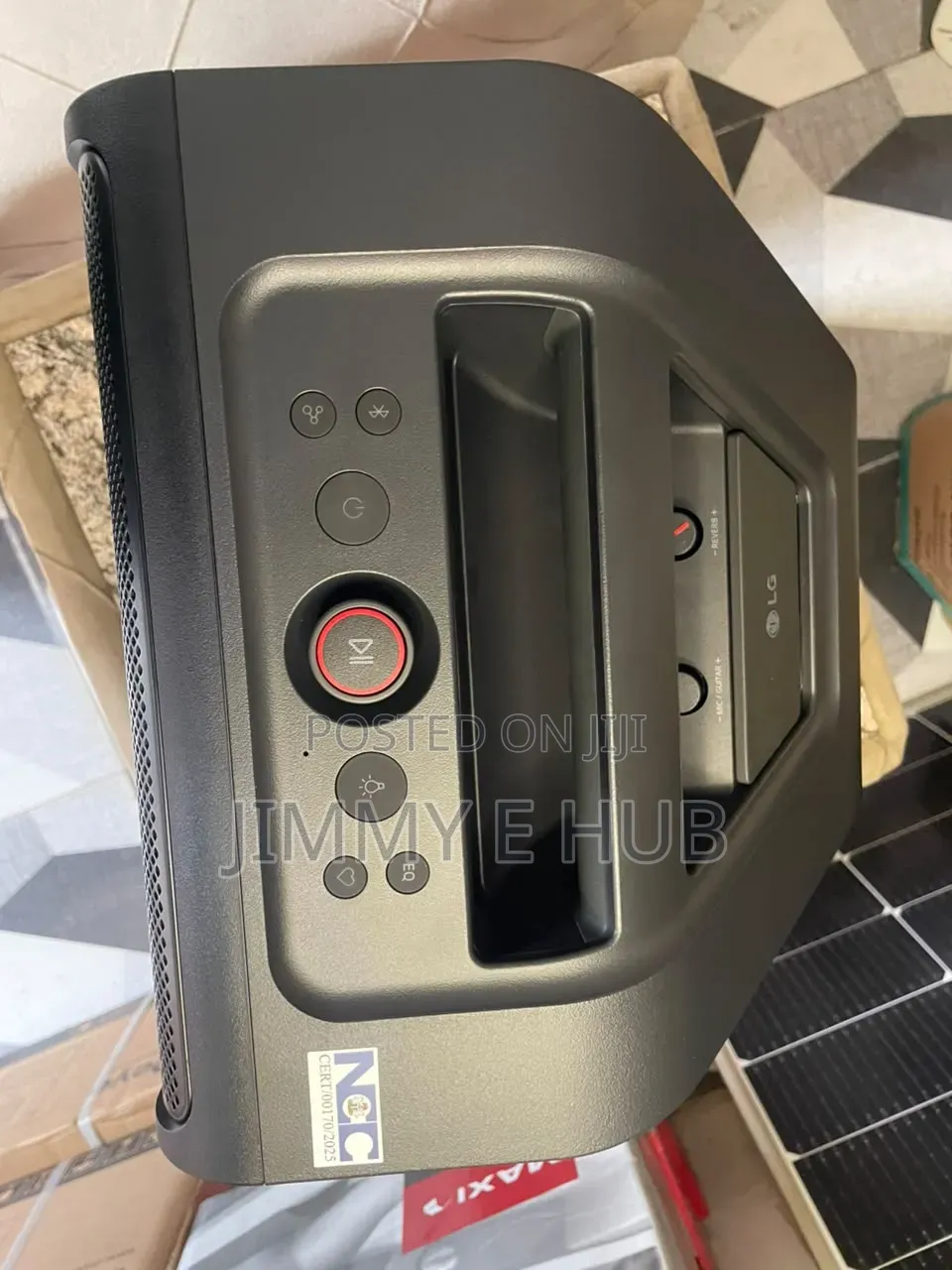 LG Xboom Stage 301