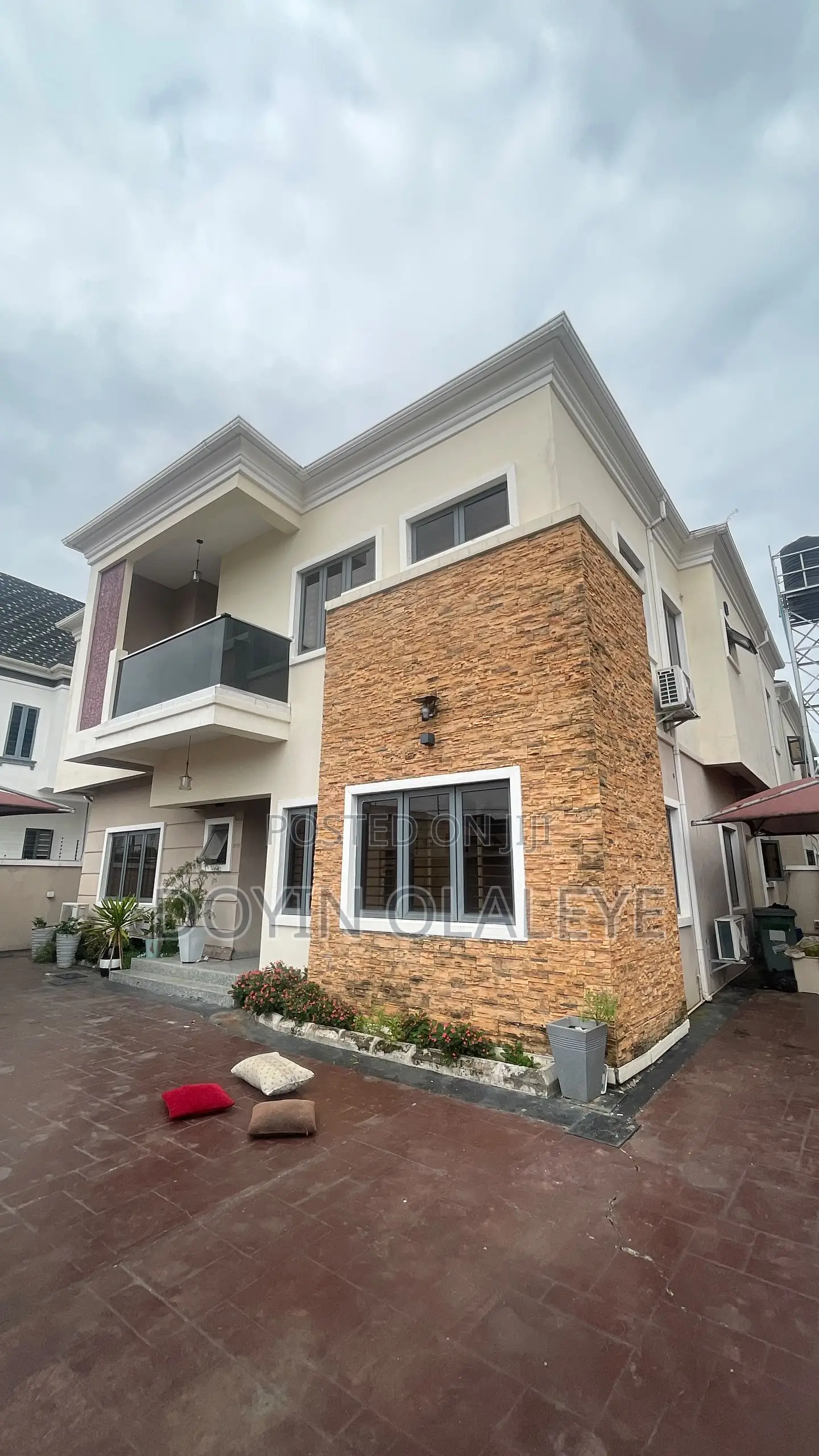 4bdrm Duplex in Ikota for rent