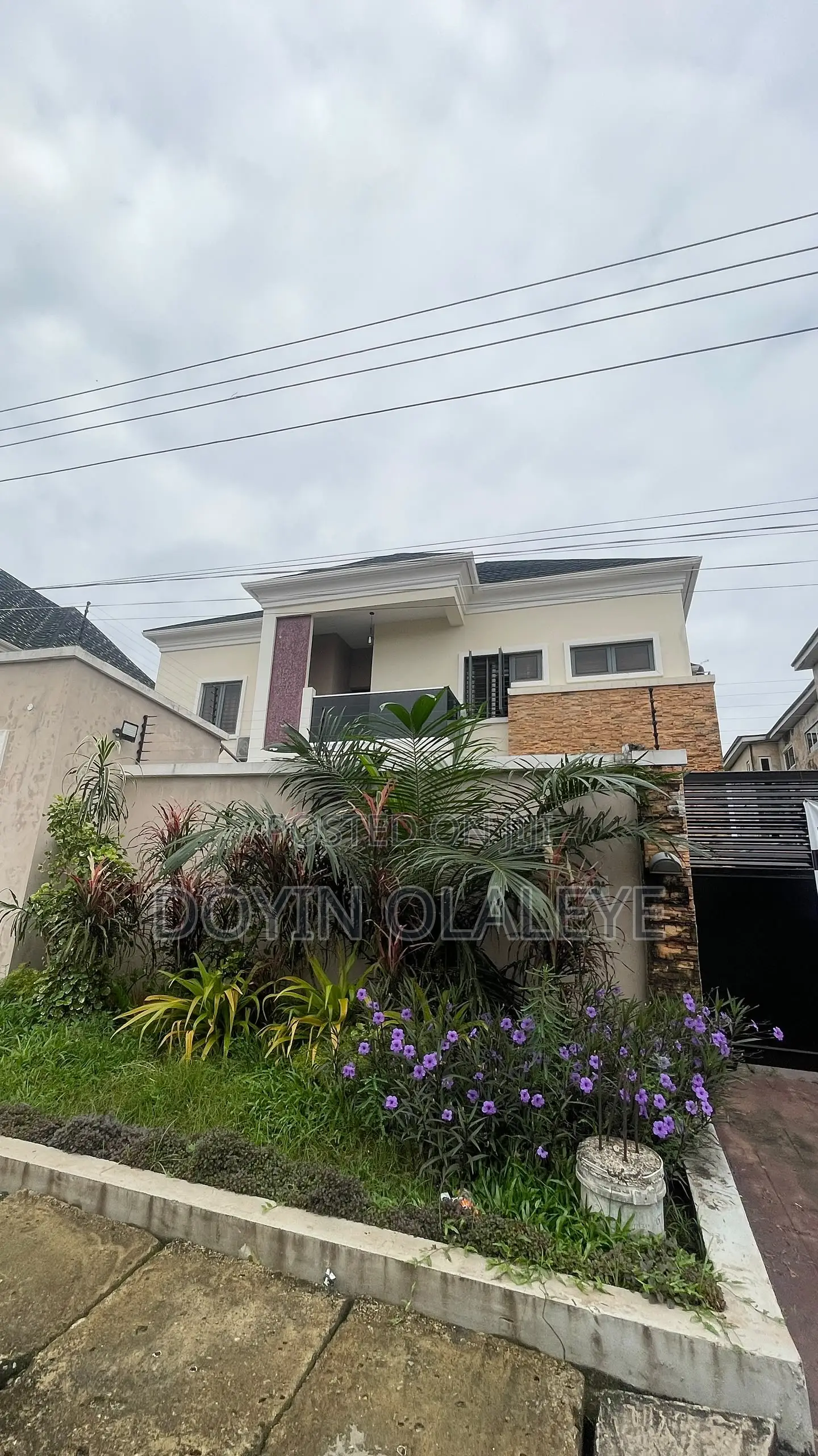 4bdrm Duplex in Ikota for rent