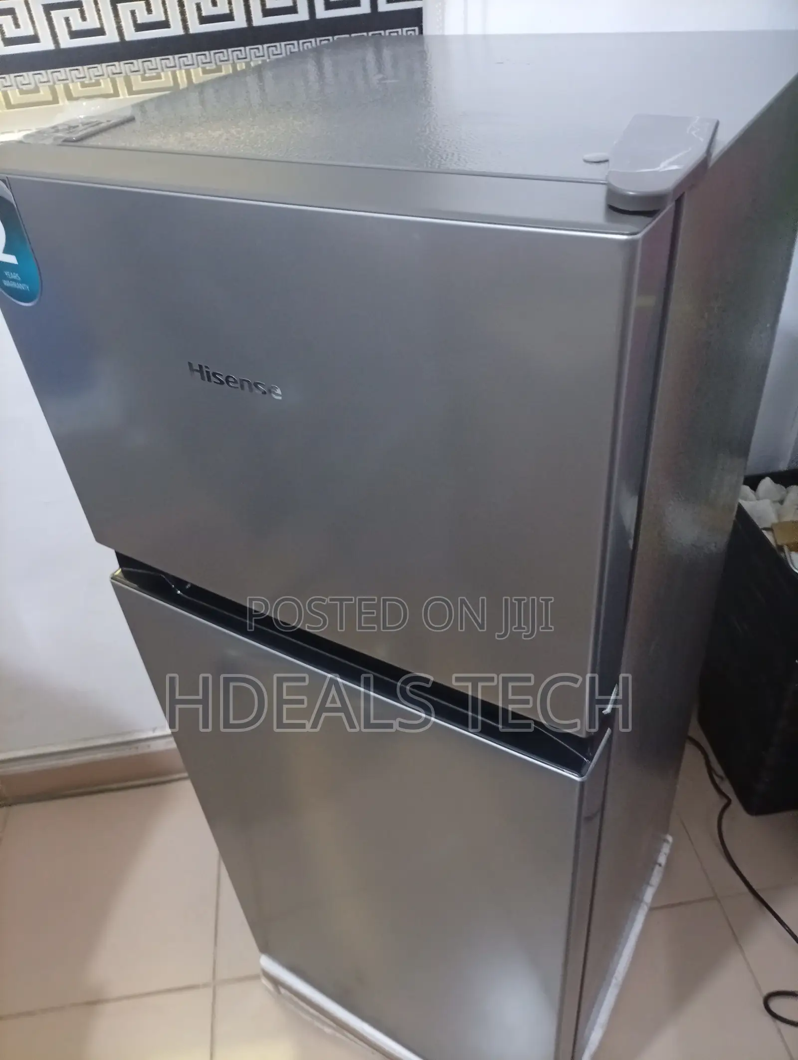 REF 172DR - Hisense 124 Top Freezer Refrigerator