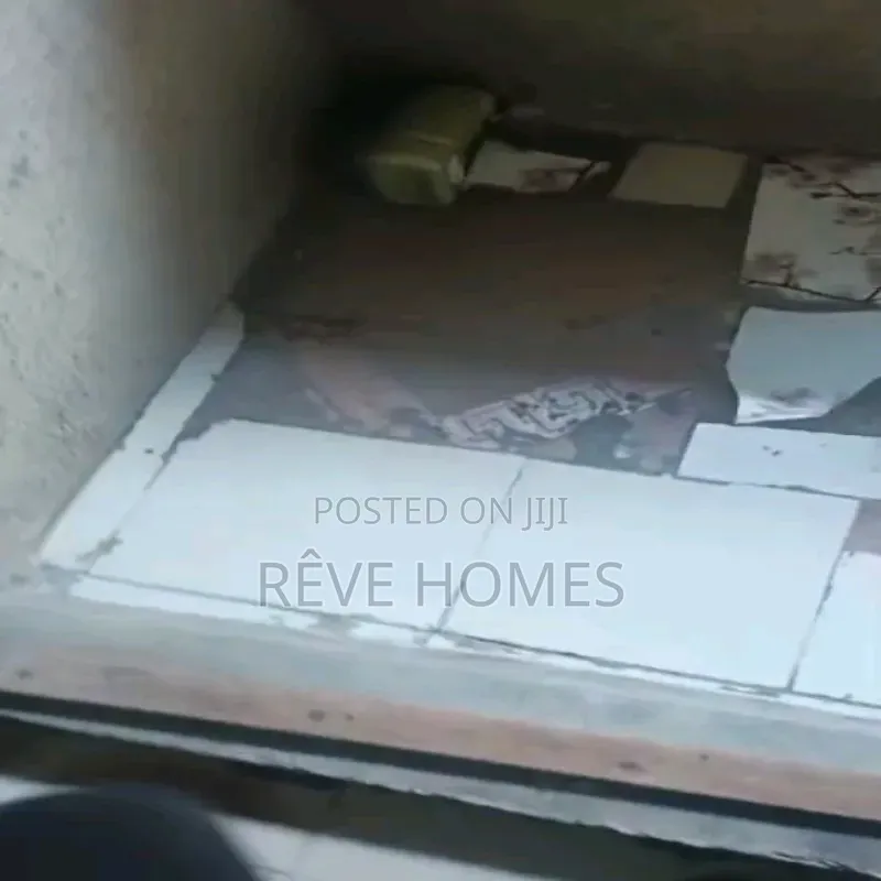 Mini Flat in Adekunle for rent