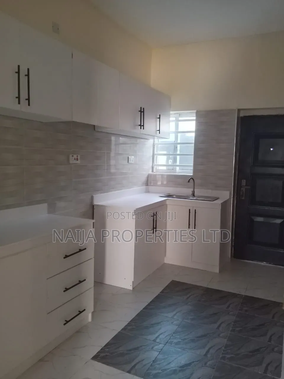 4bdrm Townhouse / Terrace in Abijo Gra for rent