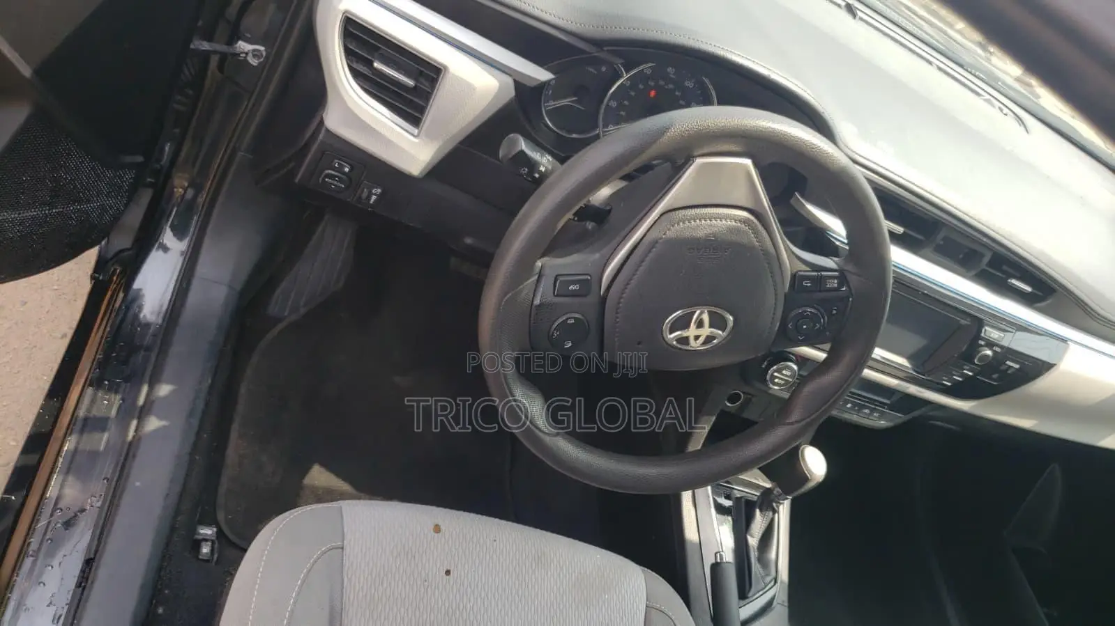 Toyota Highlander XLE 4dr SUV AWD (3.5L 6cyl 6A) 2015 Gold