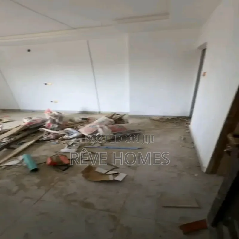 Mini Flat in CHallenge / Mushin for rent