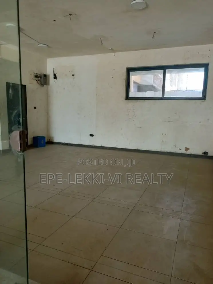 Shop/Office/Restaurant/Salon/Spa/Bakery/Etc for Lease in Lekki