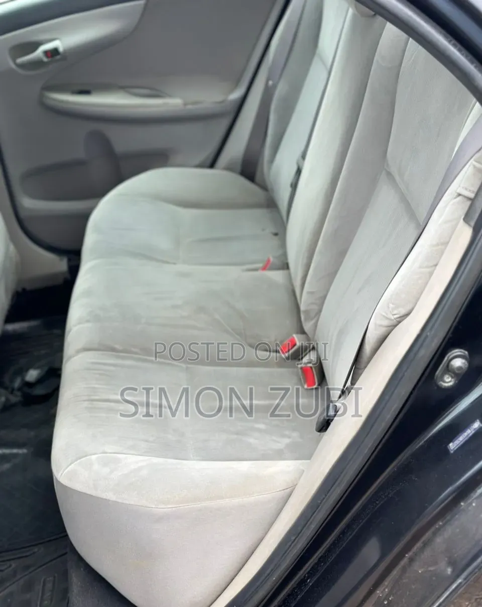 Toyota Corolla 2010 Gray