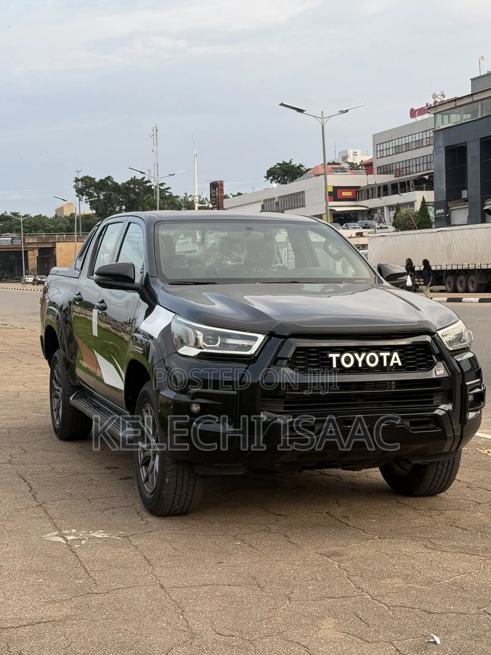 New Toyota Hilux 2025 Black