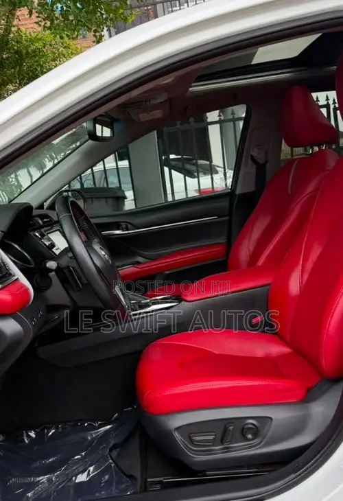 Toyota Camry 2018 White