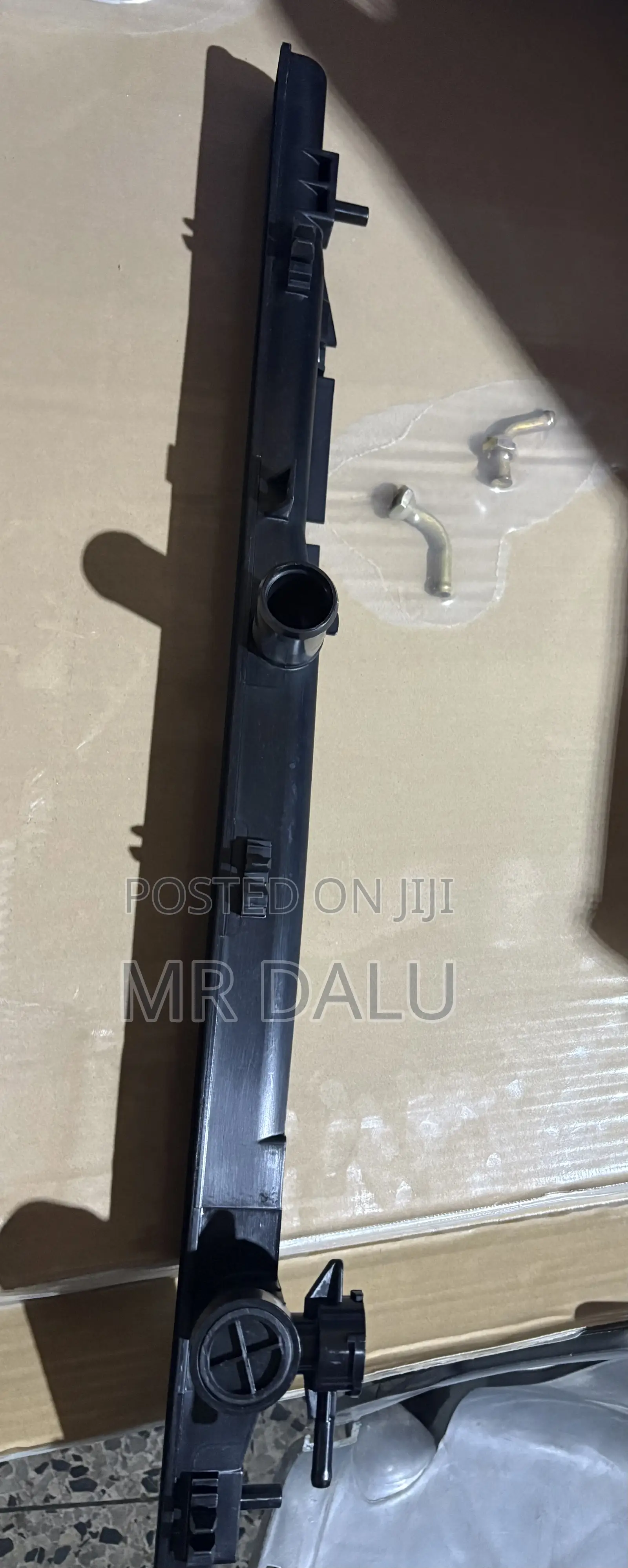 Brand New Radiator Top Plastic Tank for Toyota Camry V6 (TO-0132)