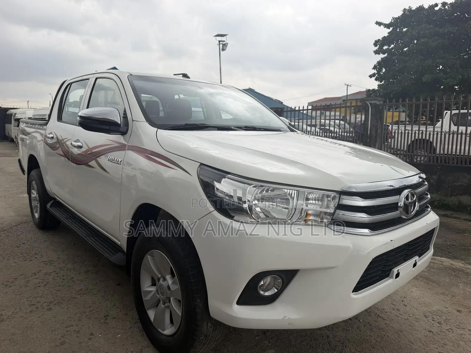 Toyota Hilux 2020 White
