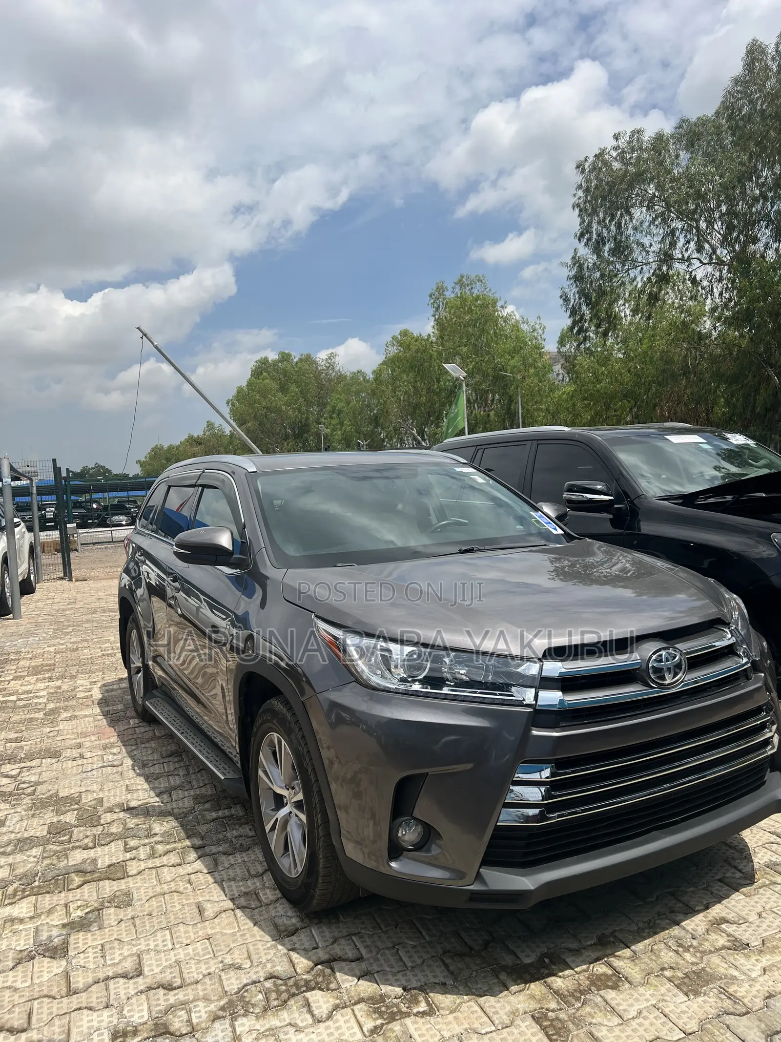 Toyota Highlander XLE 4x2 V6 (3.5L 6cyl 8A) 2018 Gray