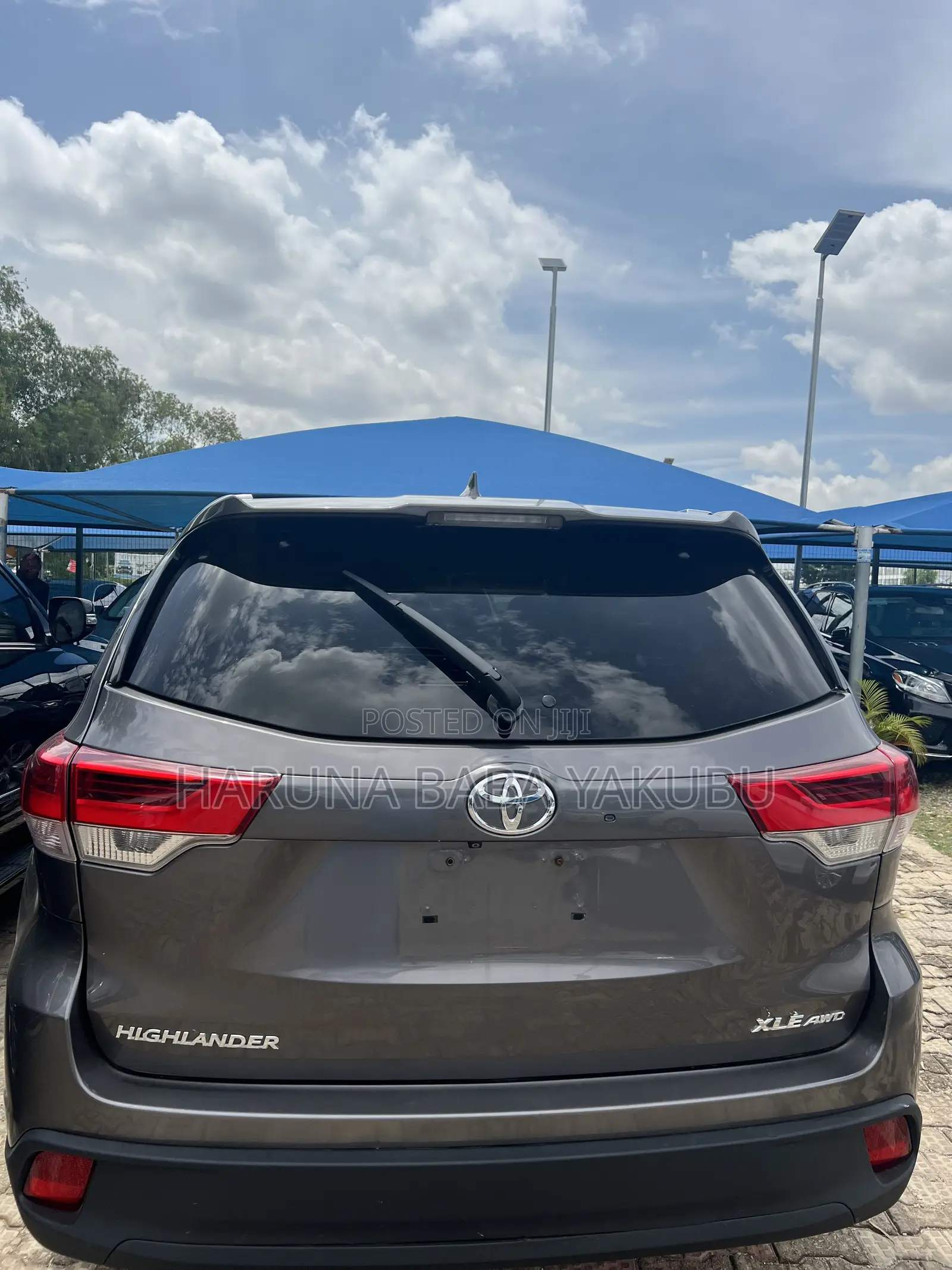Toyota Highlander XLE 4x2 V6 (3.5L 6cyl 8A) 2018 Gray