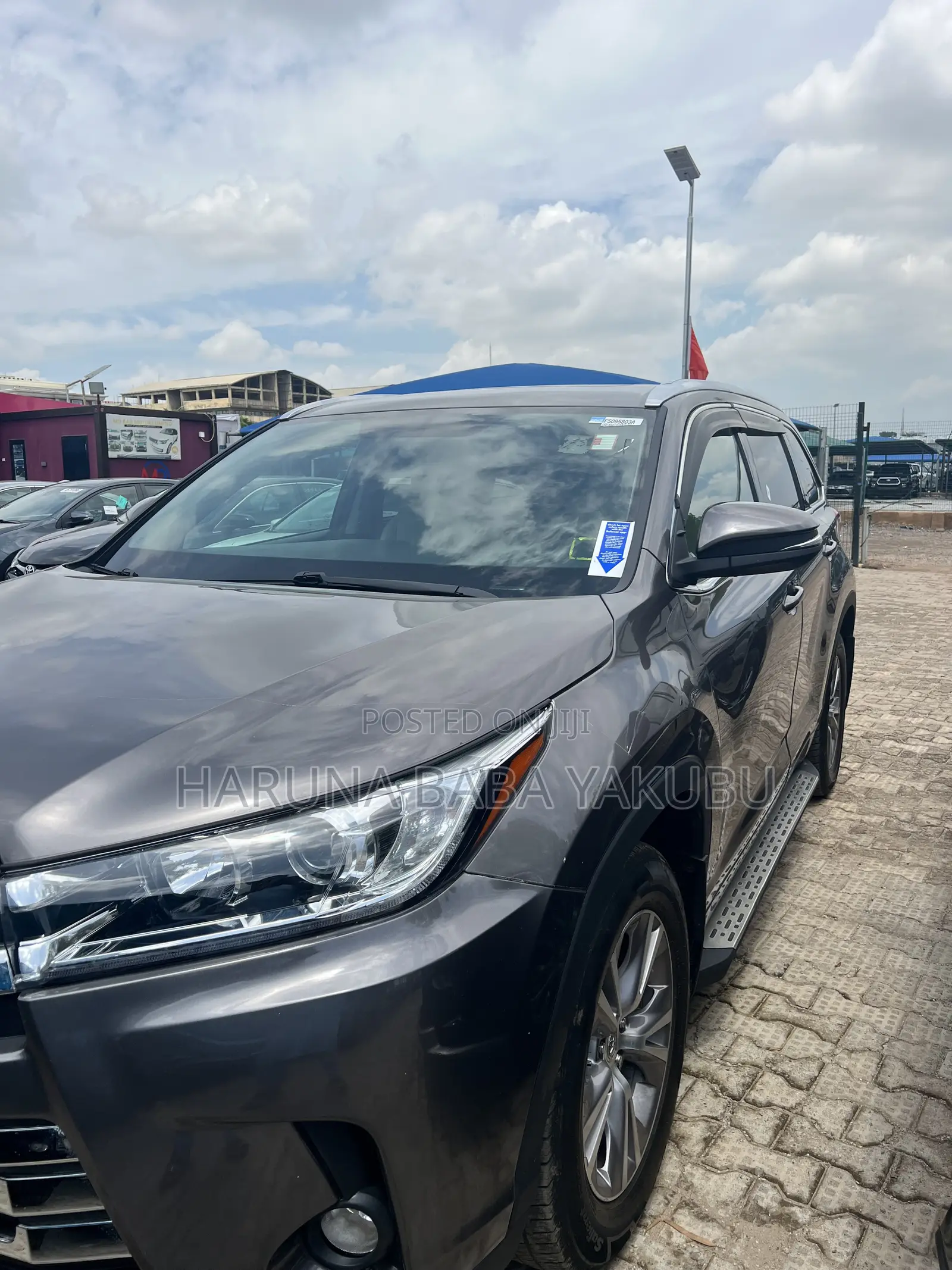 Toyota Highlander XLE 4x2 V6 (3.5L 6cyl 8A) 2018 Gray