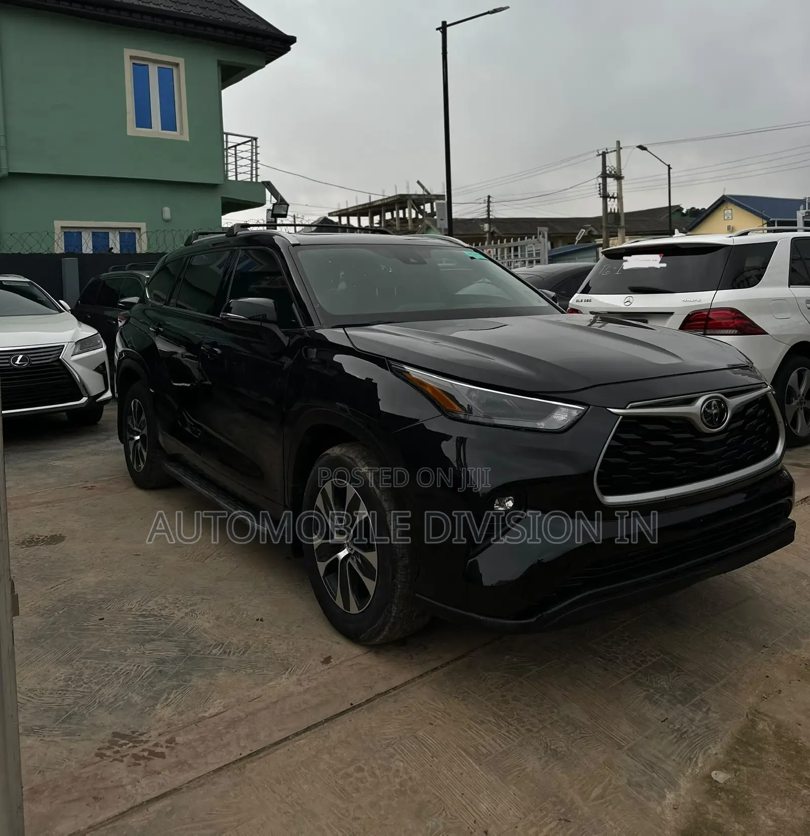 Toyota Highlander XLE 2022 Black