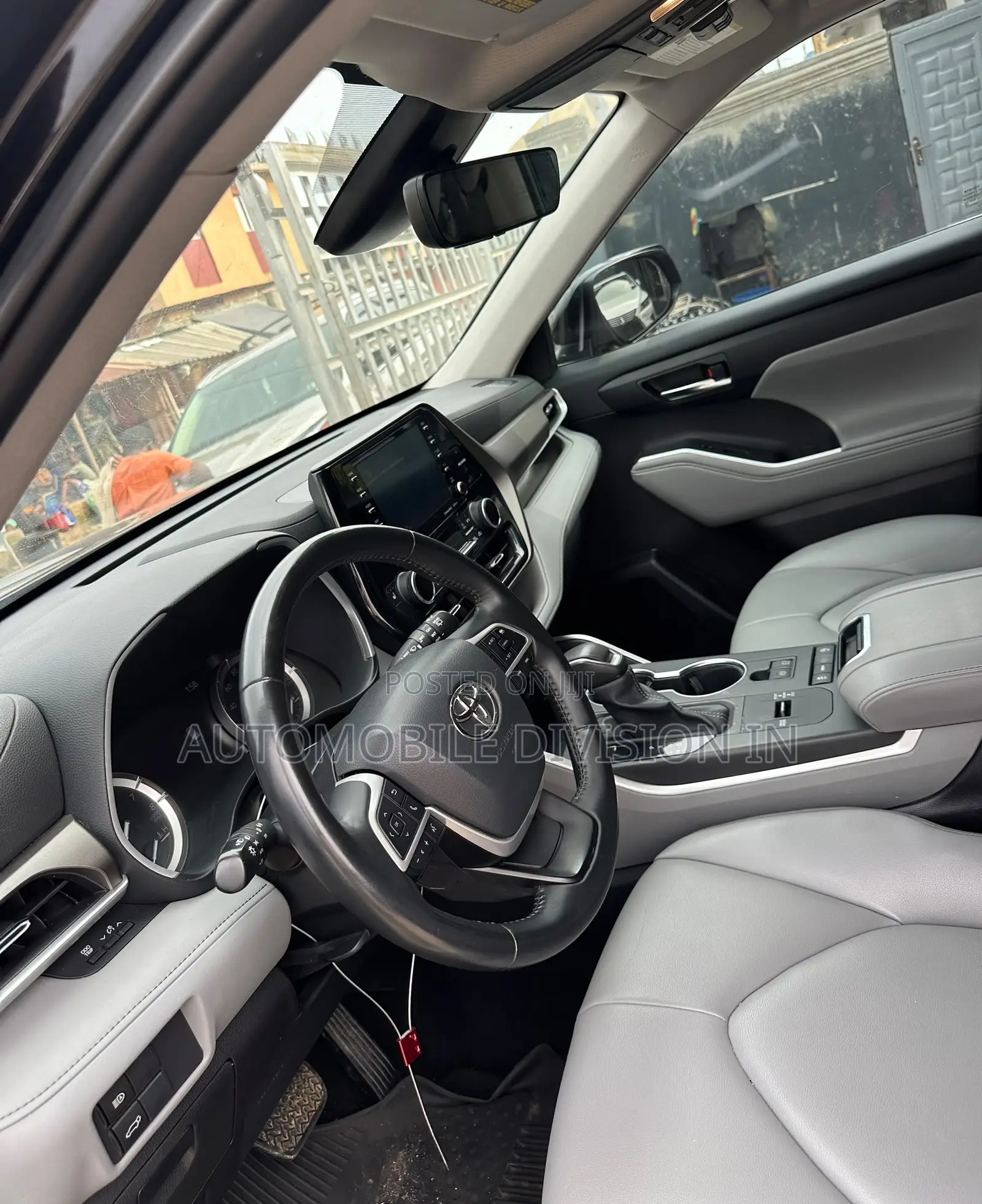Toyota Highlander XLE 2022 Black
