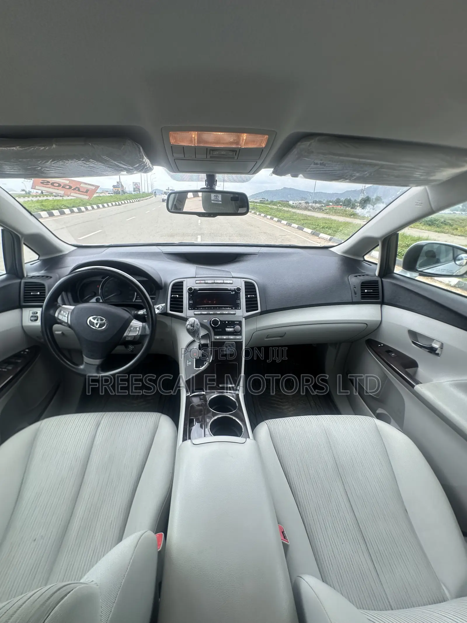 Toyota Venza LE 2011 Silver