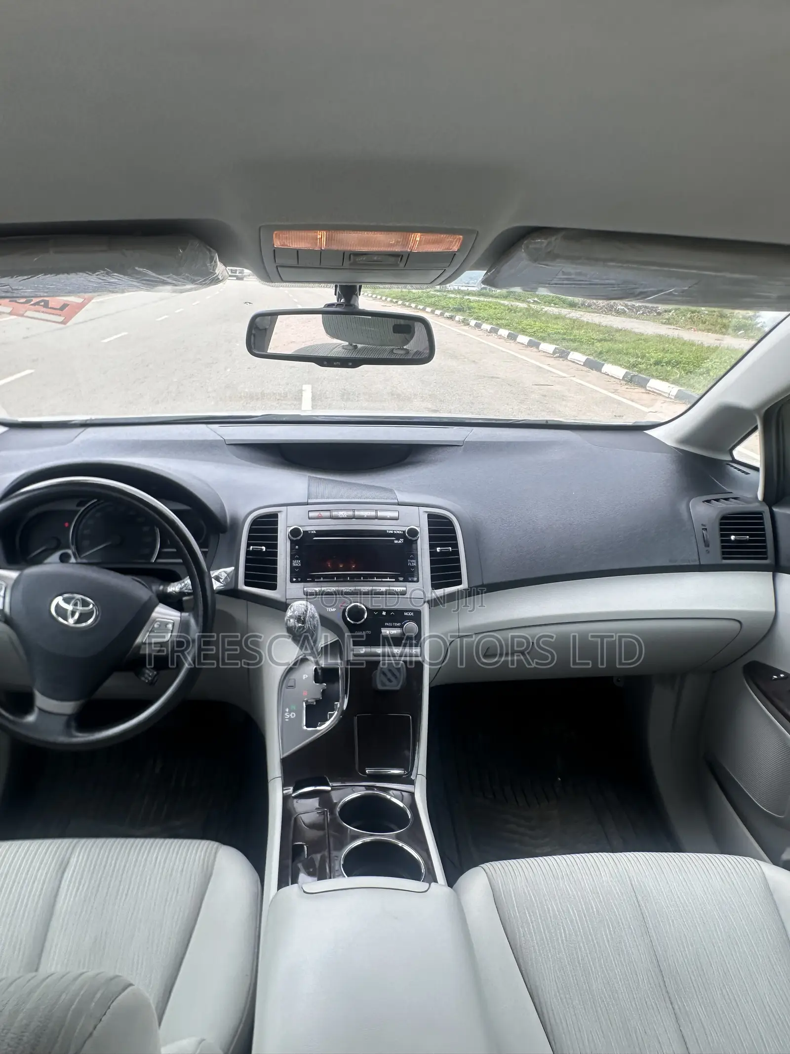 Toyota Venza LE 2011 Silver
