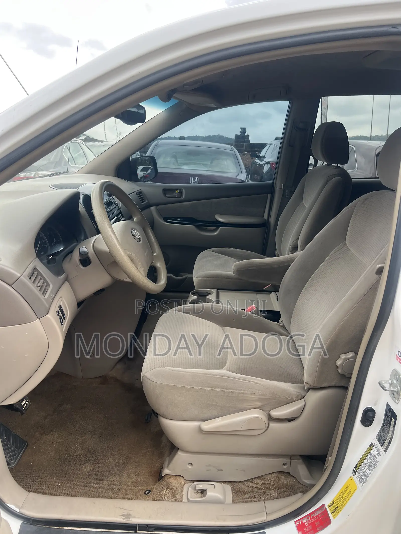 Toyota Sienna LE FWD 2006 White