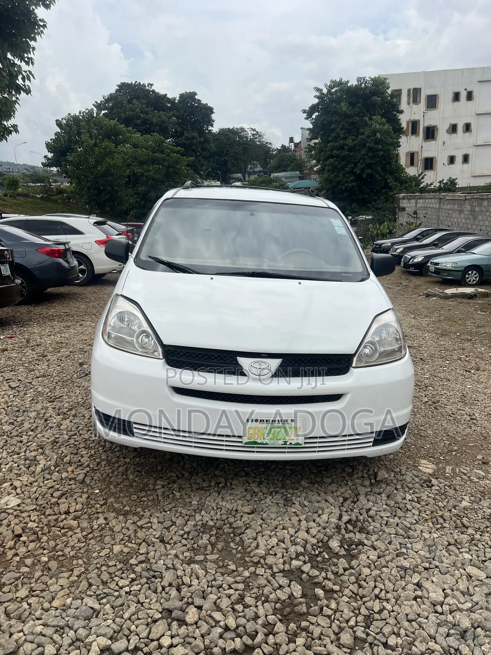 Toyota Sienna LE FWD 2006 White