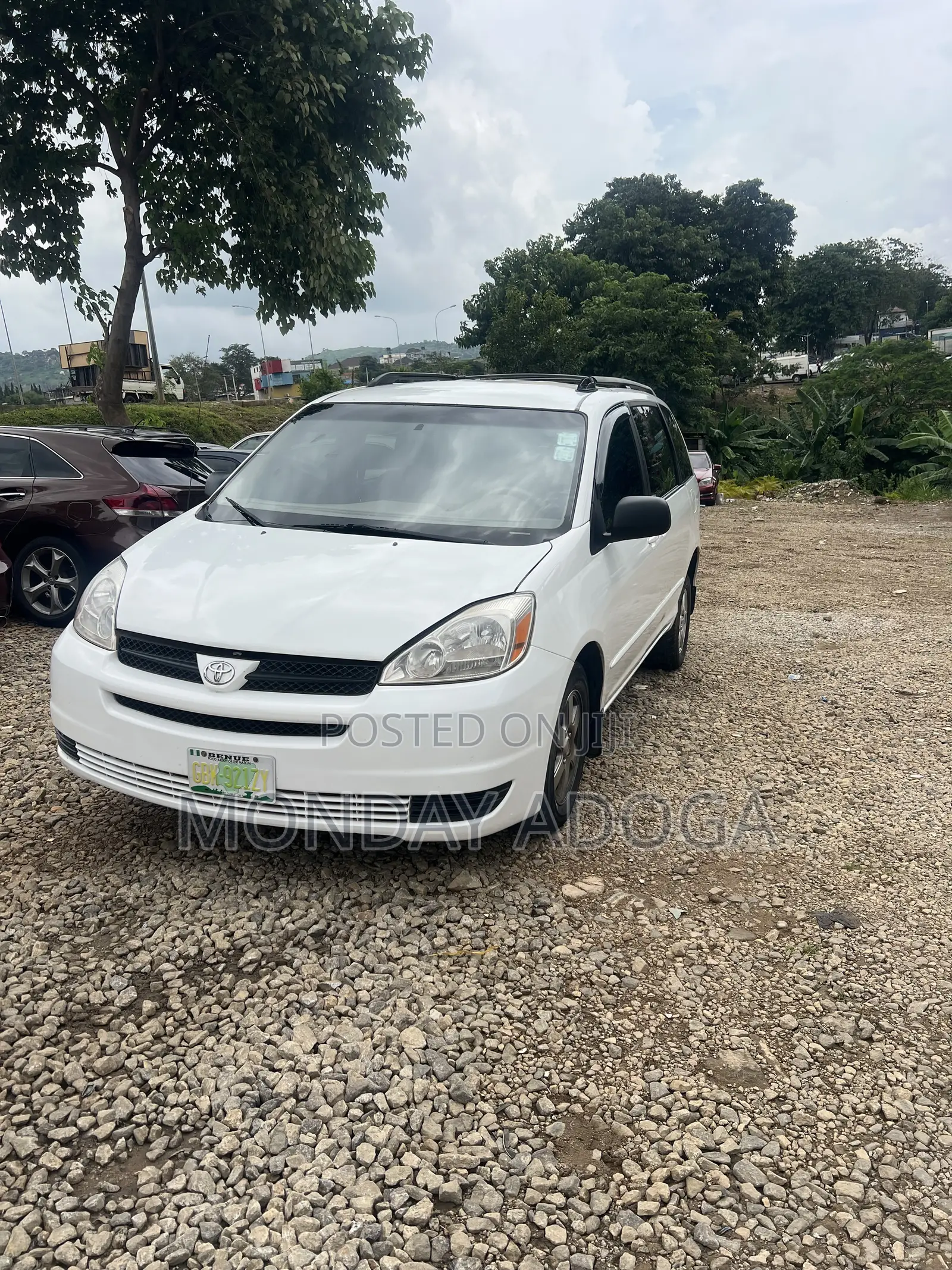 Toyota Sienna LE FWD 2006 White