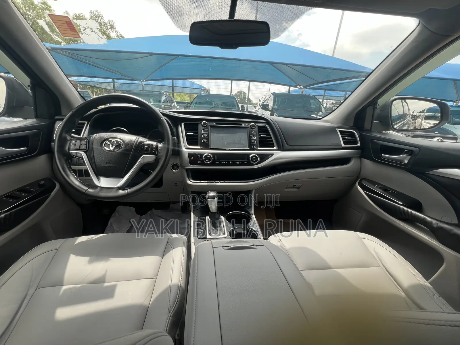 Toyota Highlander XLE 4x2 V6 (3.5L 6cyl 8A) 2018 Gray