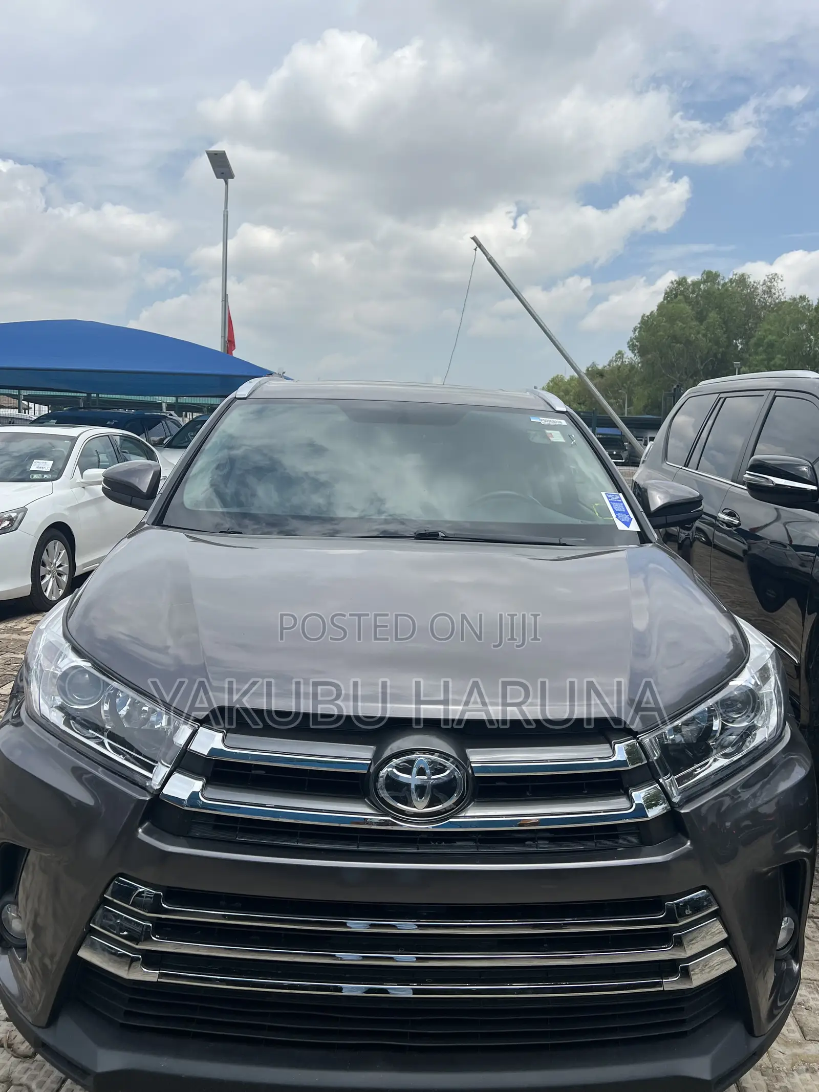 Toyota Highlander XLE 4x2 V6 (3.5L 6cyl 8A) 2018 Gray