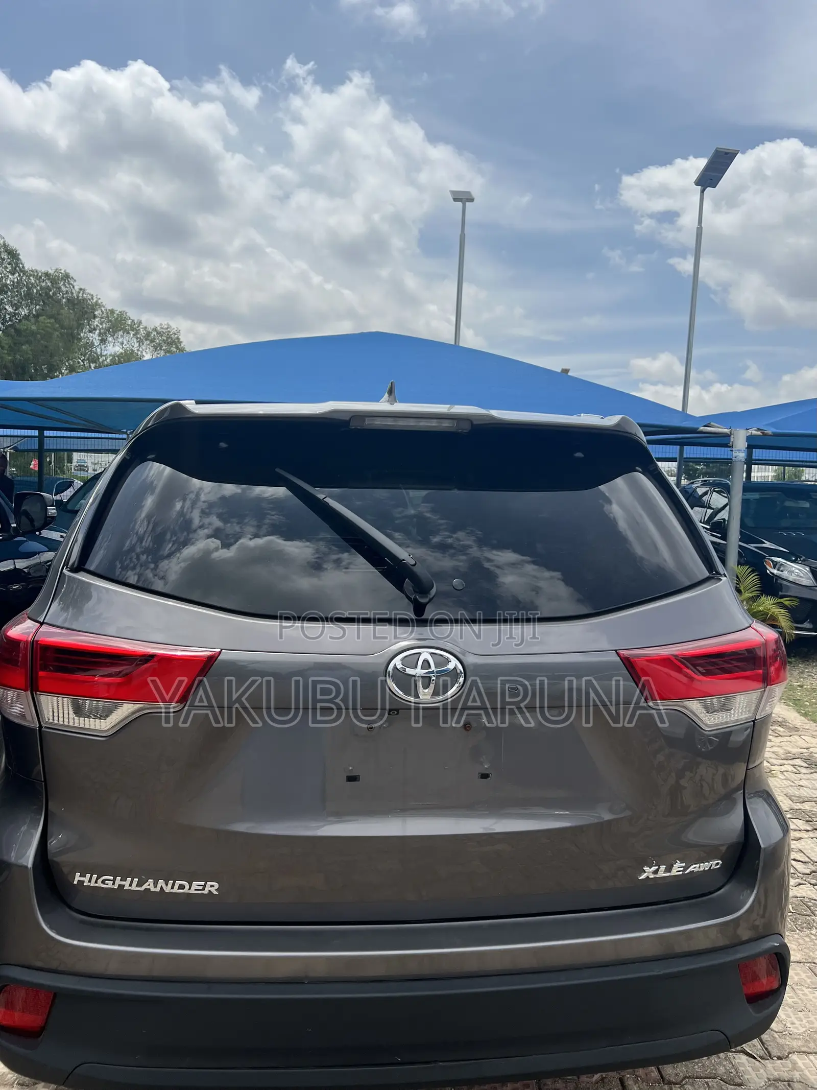Toyota Highlander XLE 4x2 V6 (3.5L 6cyl 8A) 2018 Gray