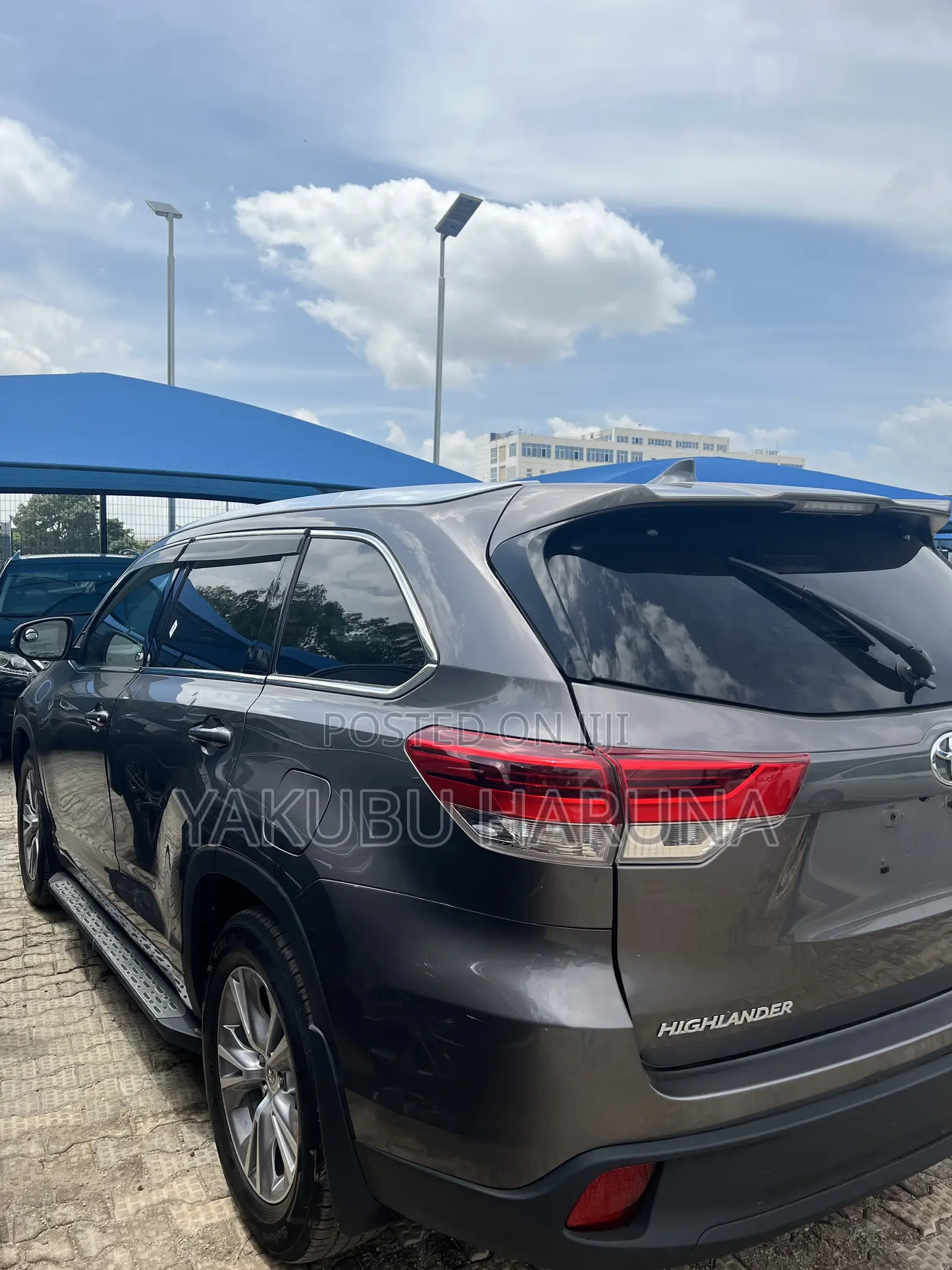 Toyota Highlander XLE 4x2 V6 (3.5L 6cyl 8A) 2018 Gray